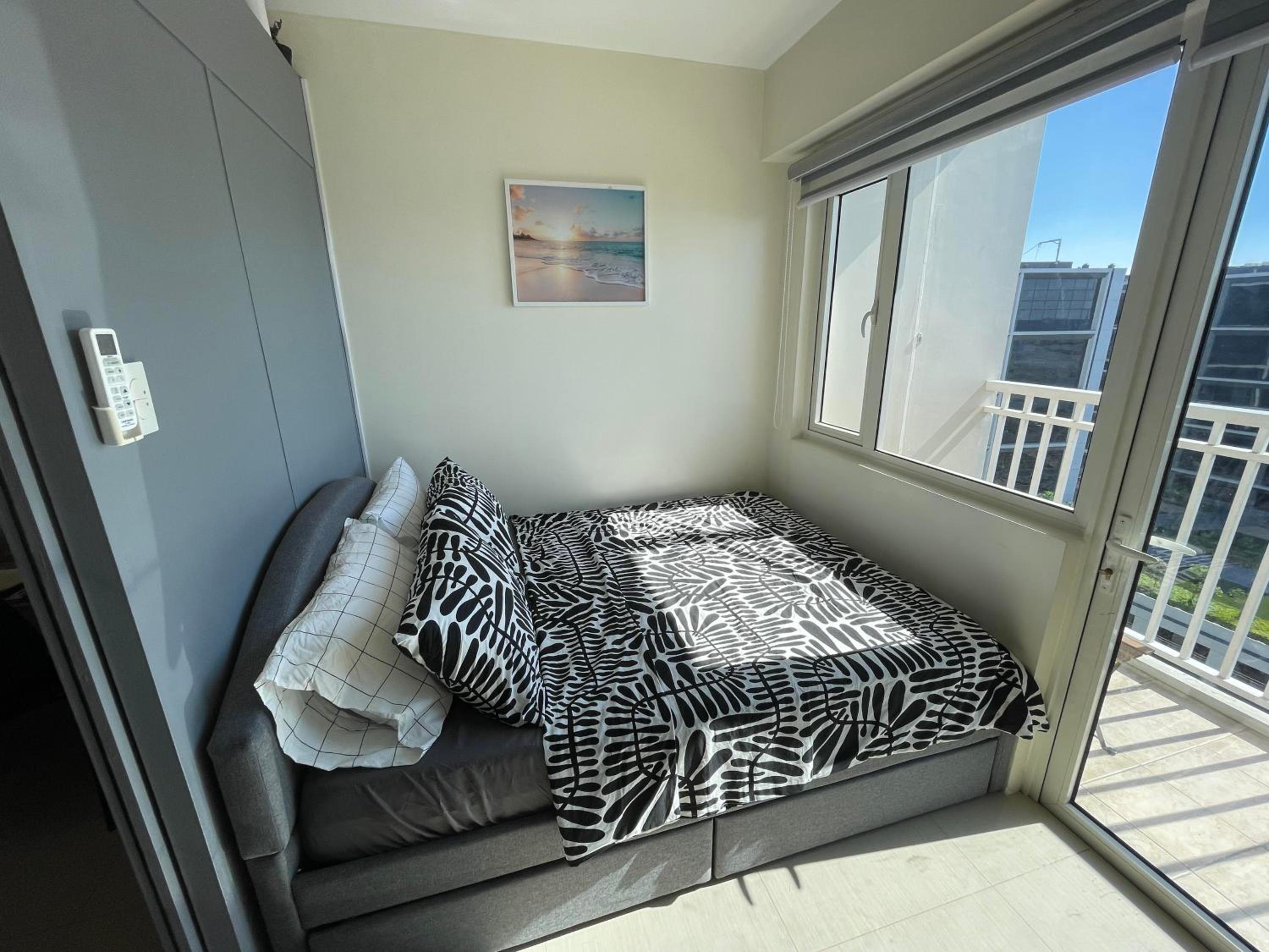 One-Bedroom Apartment With Balcony And Sea View
