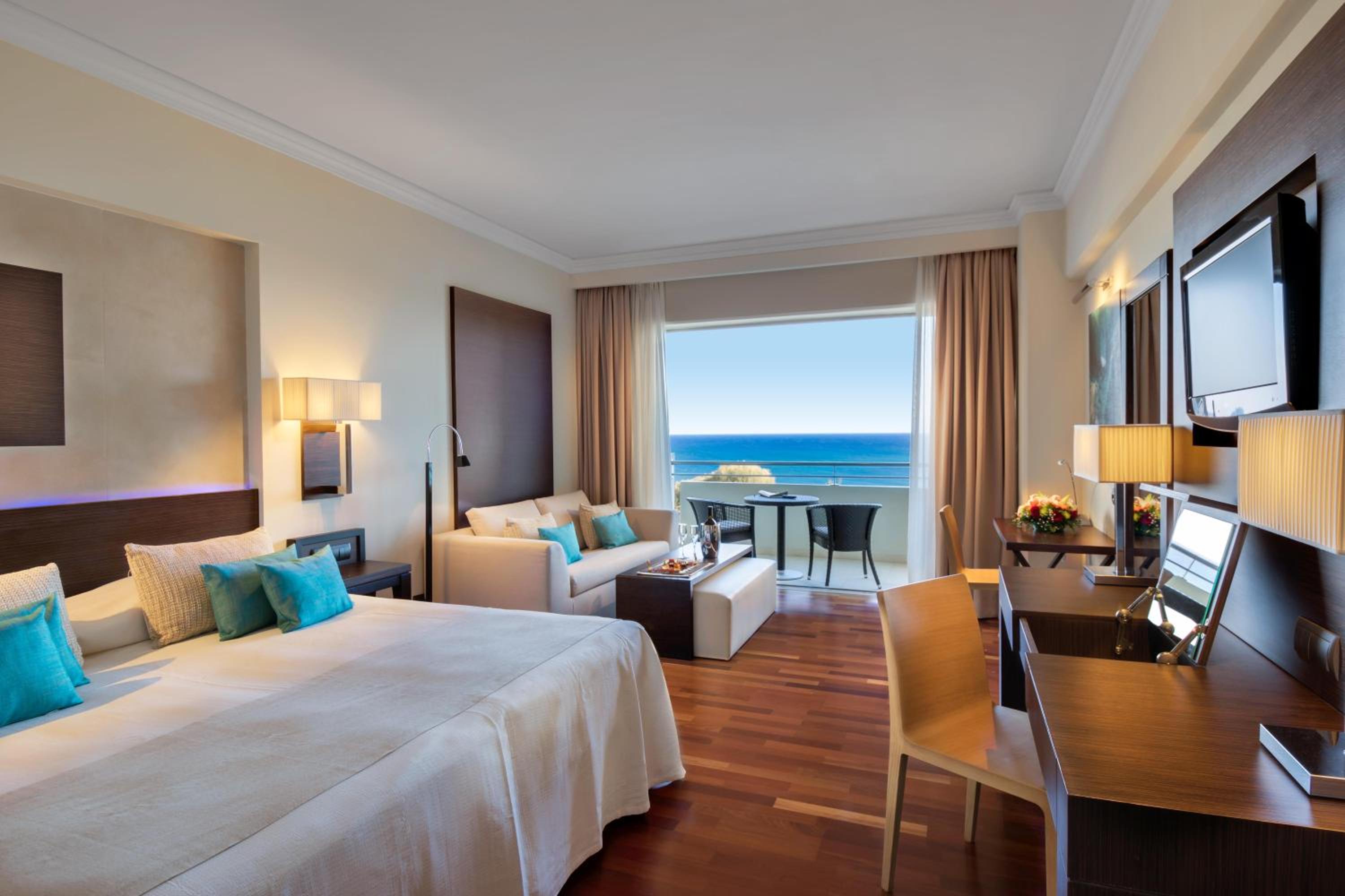 Elite Club Superior Room with Sea View (2 Adults + 1 Child) - Photo 1