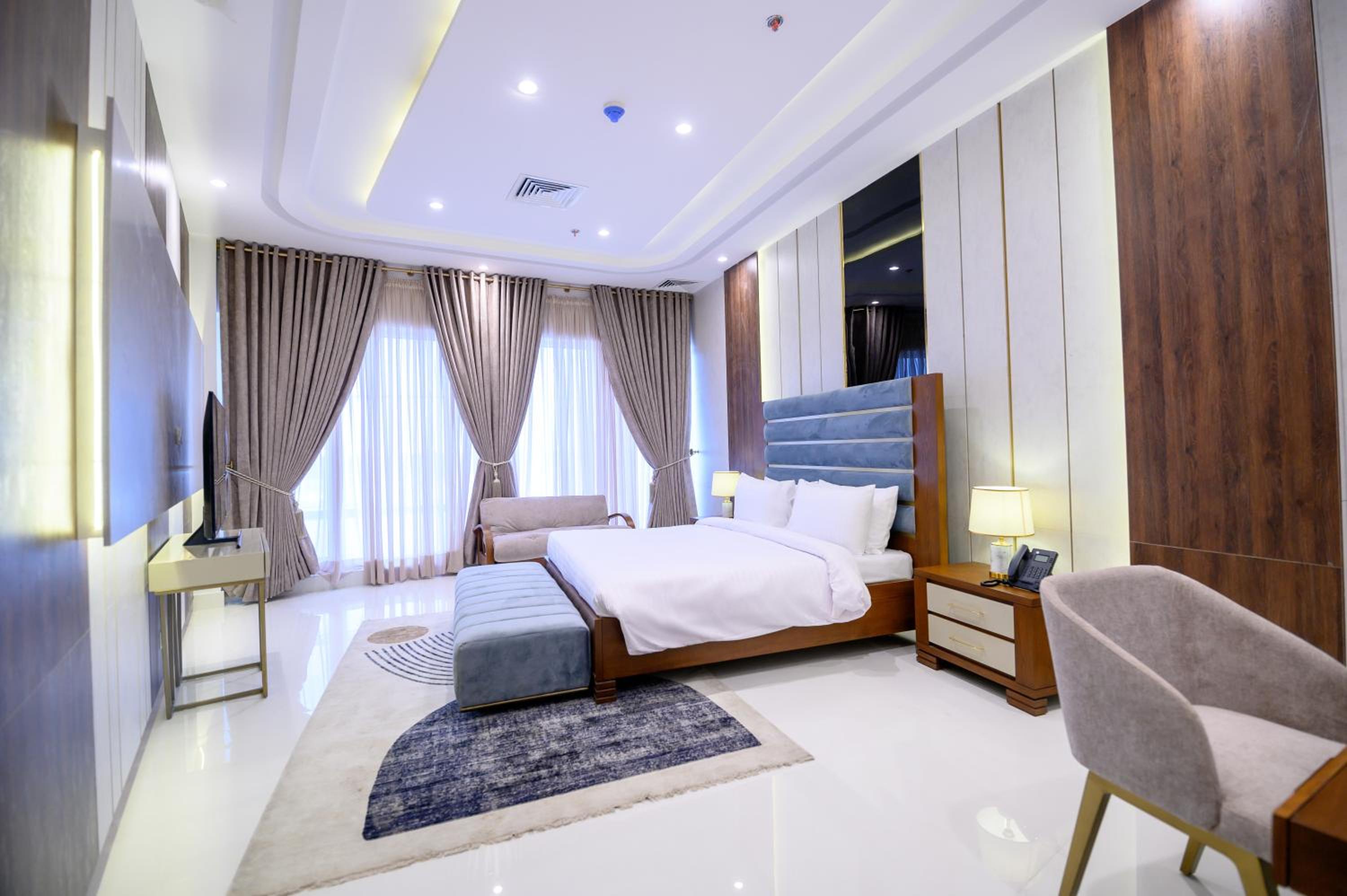 Executive Suite photo 1