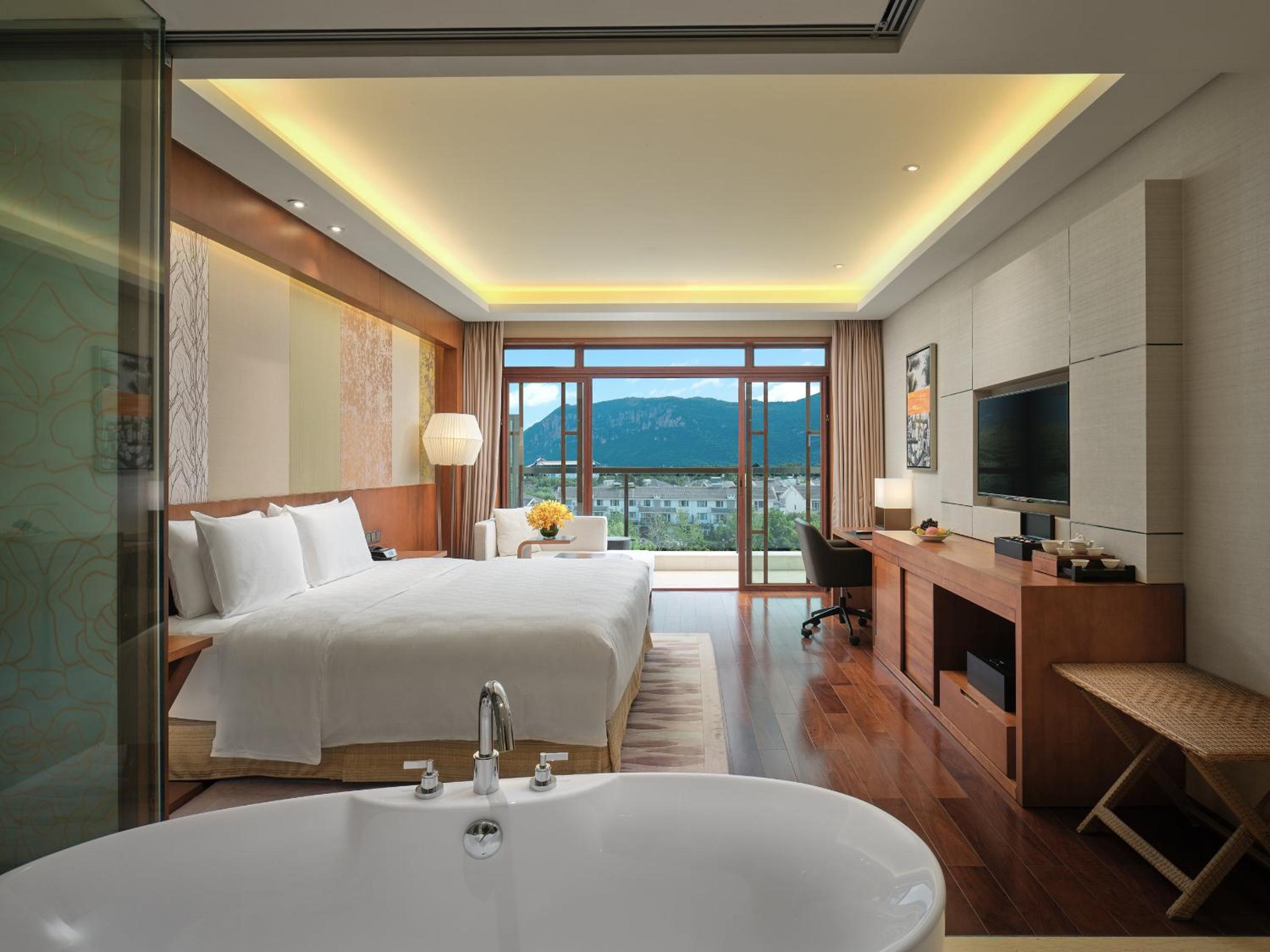 King Room with Mountain View