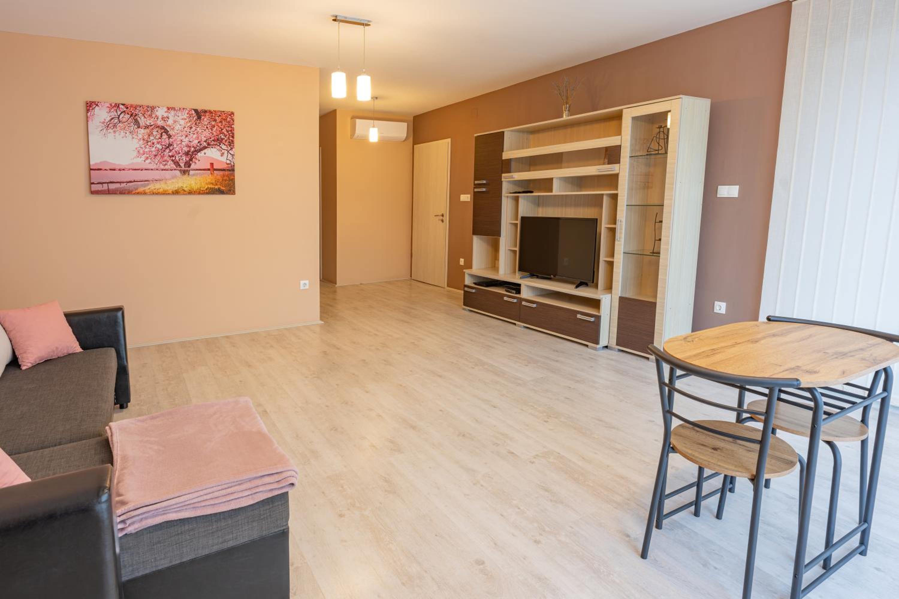 Family Room photo 2