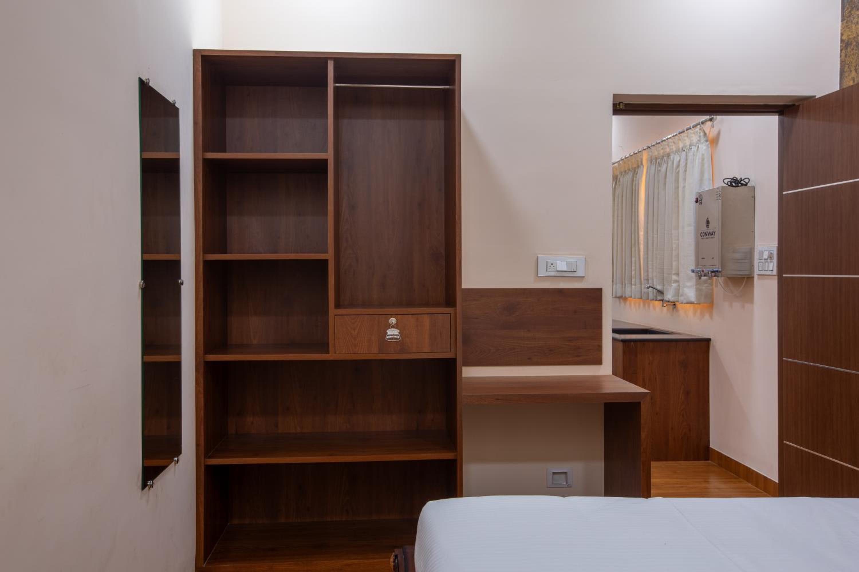 Studio Apartment photo 2