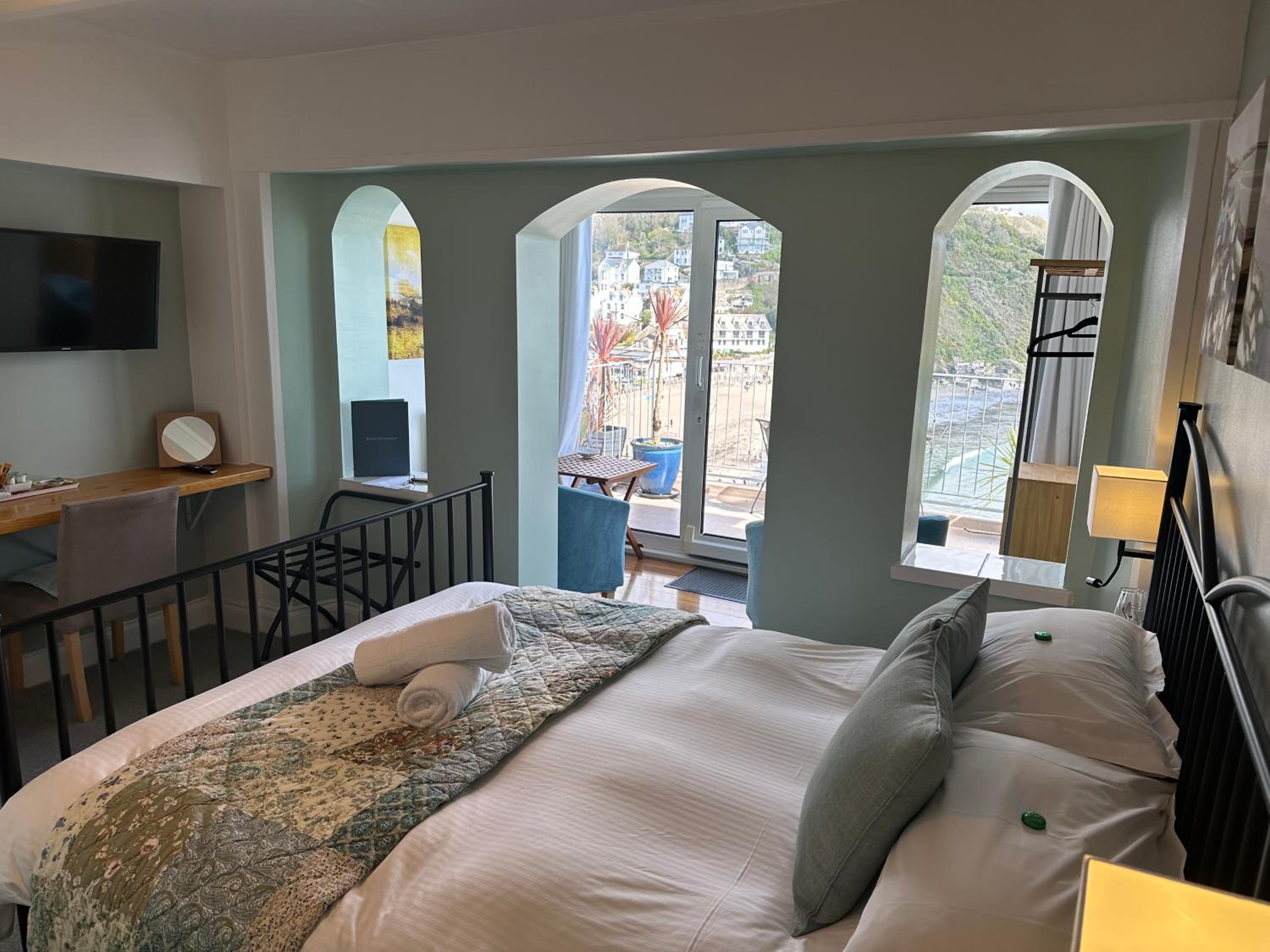 Helford Room, Deluxe Double, Balcony photo 2