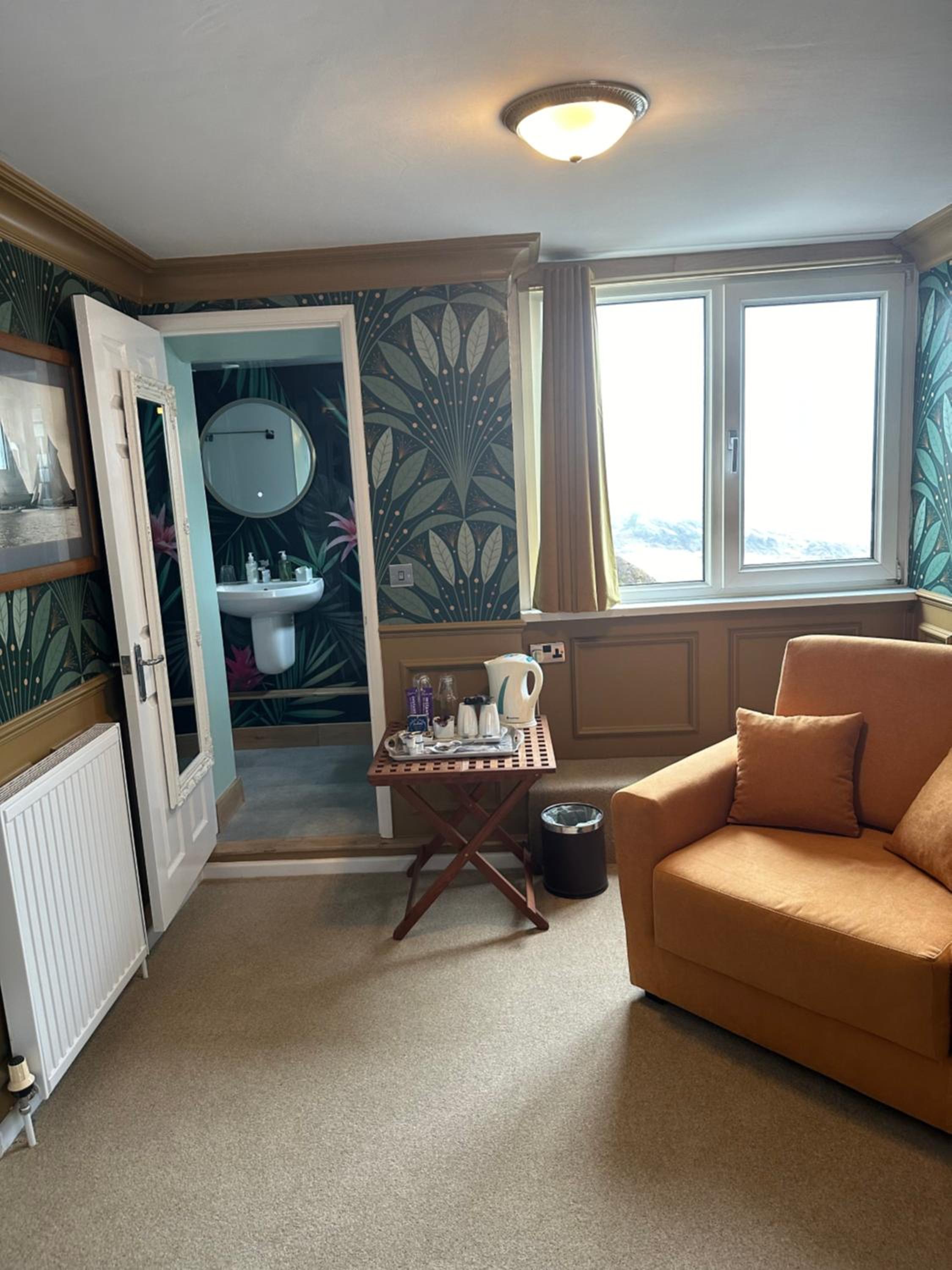 West Looe Room Standard triple, roadside parking - Photo 8