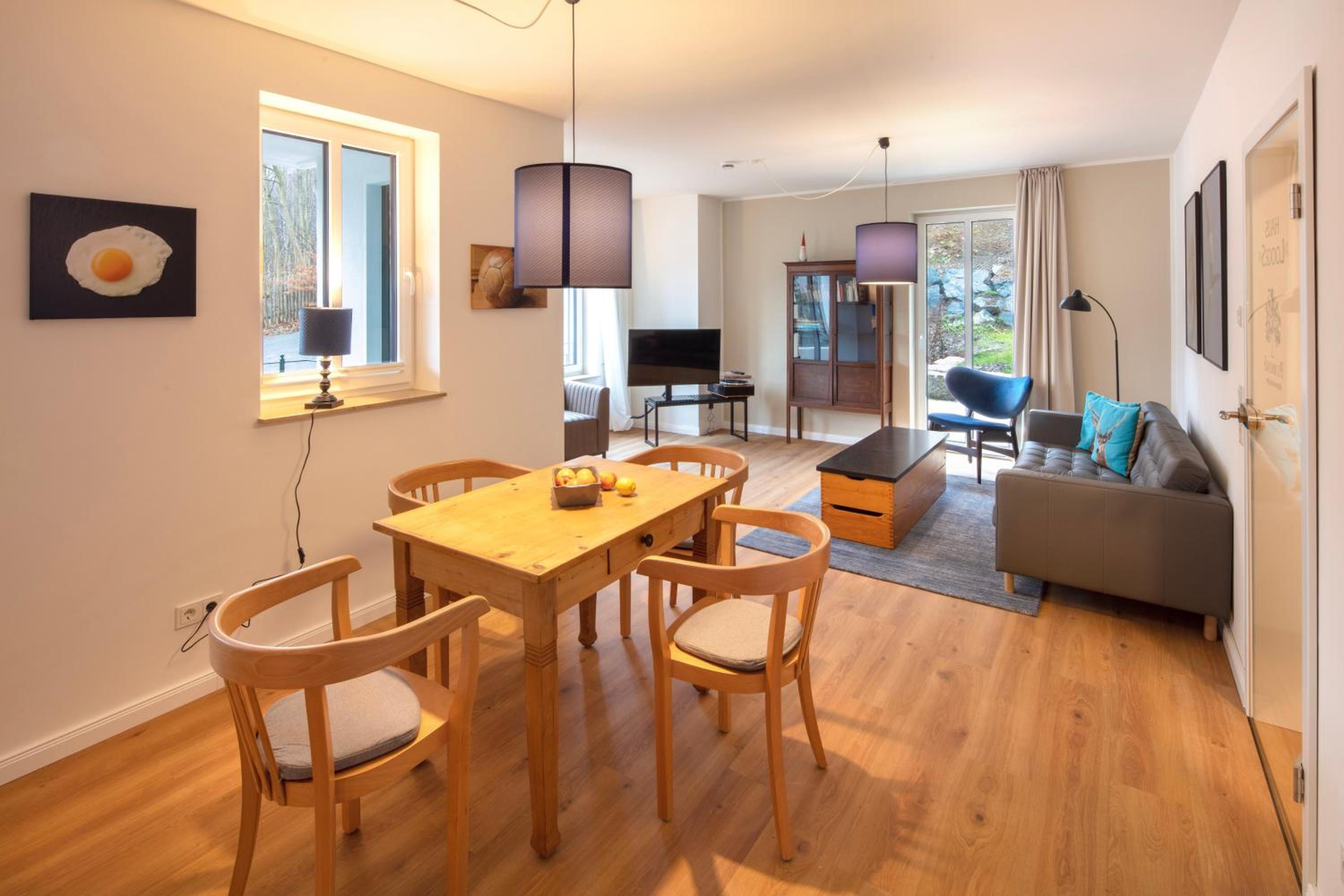 One-Bedroom Apartment photo 1