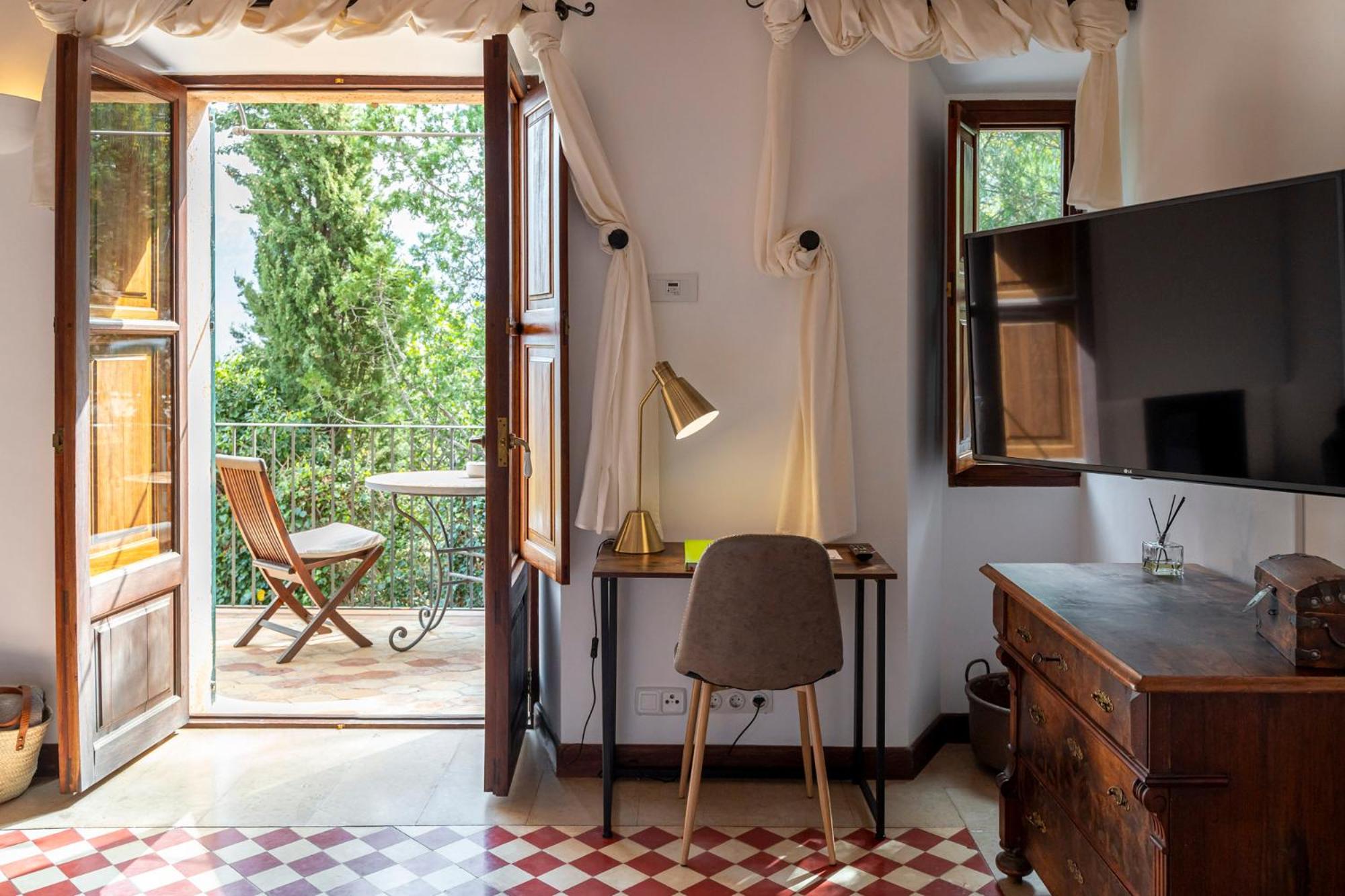 Deluxe Double Room with Terrace photo 2