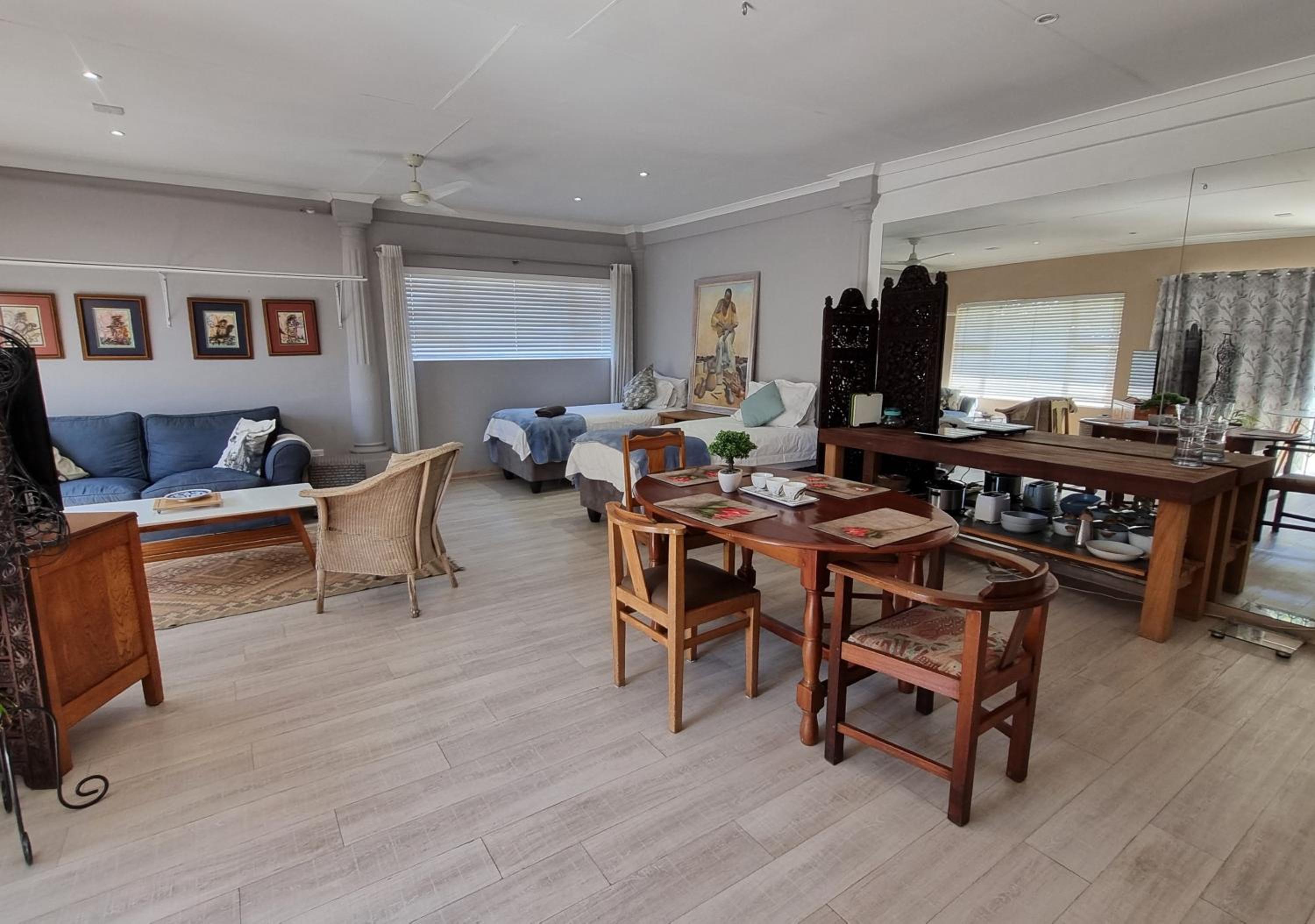 Studio Apartment photo 1