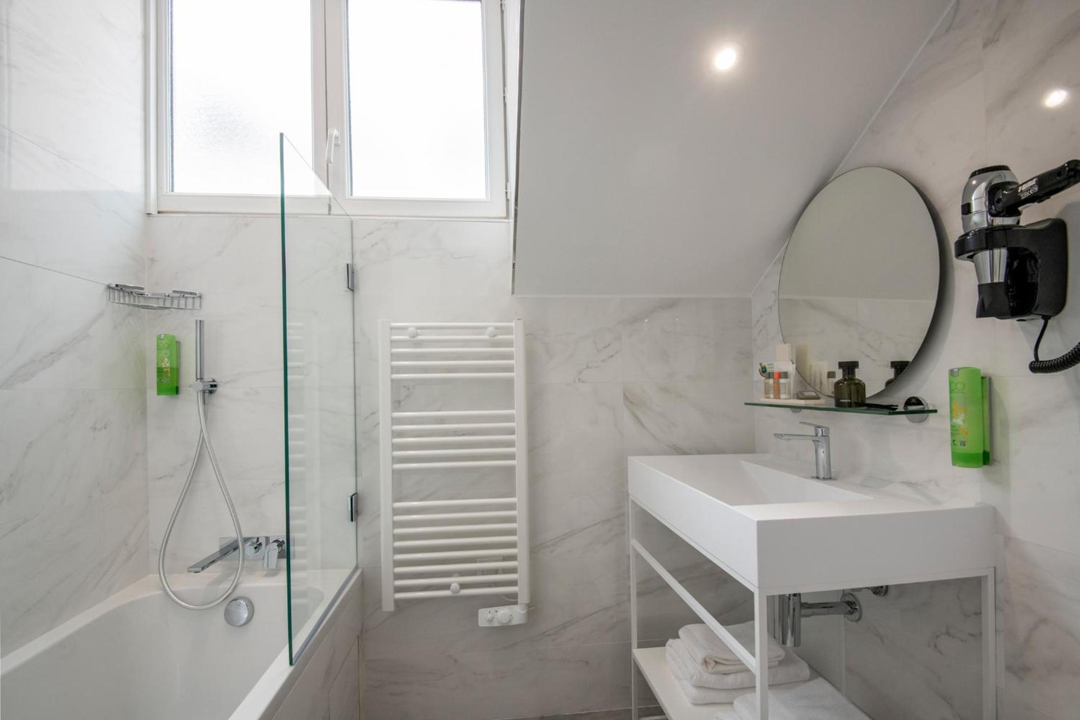 Triple Room - Photo 8