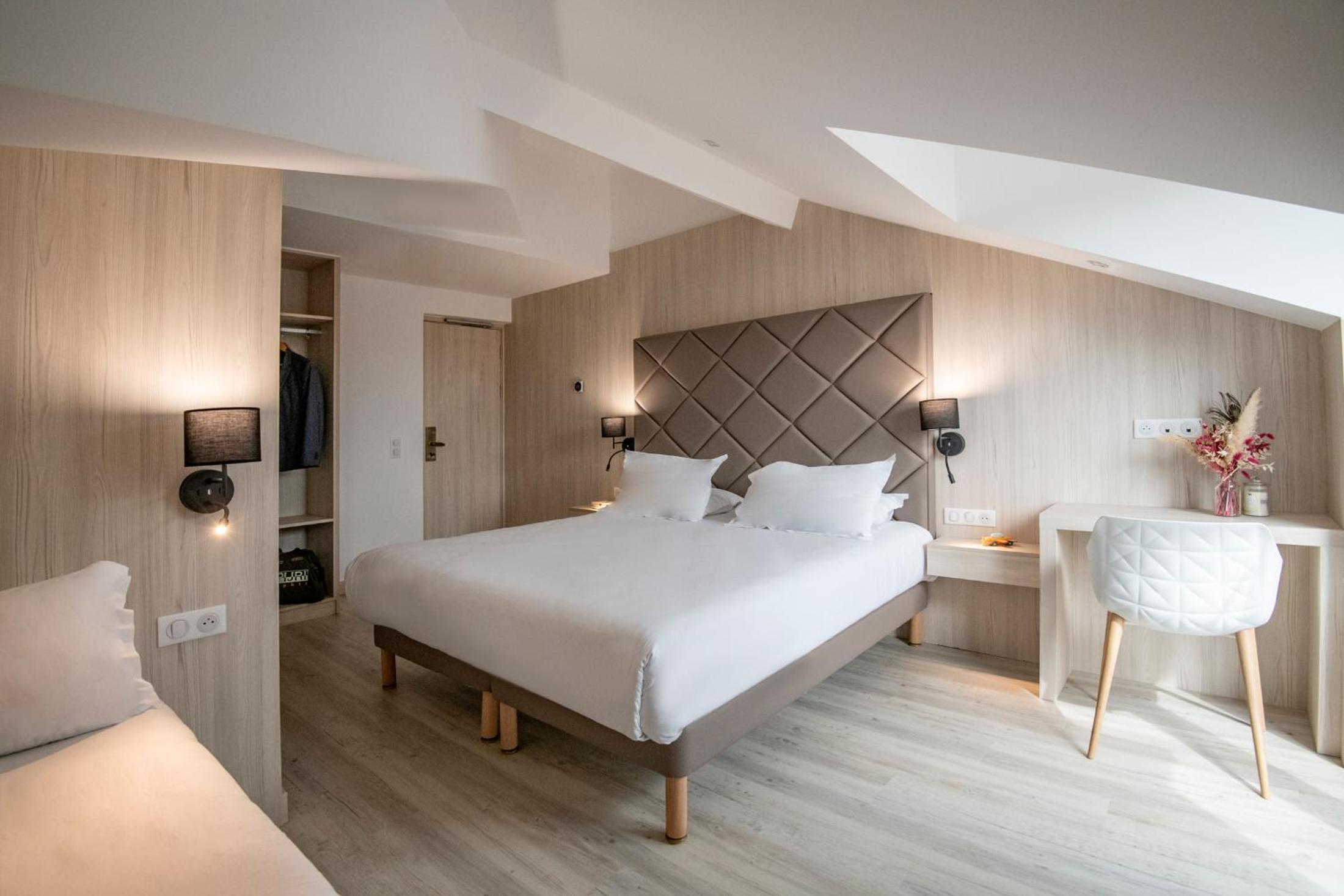 Triple Room - Photo 9