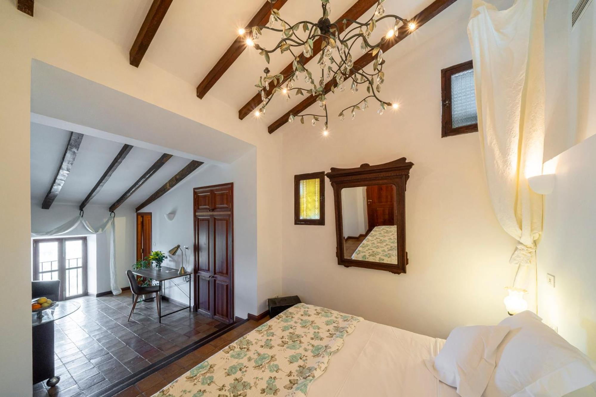 Superior Double Room with Mountain View photo 3