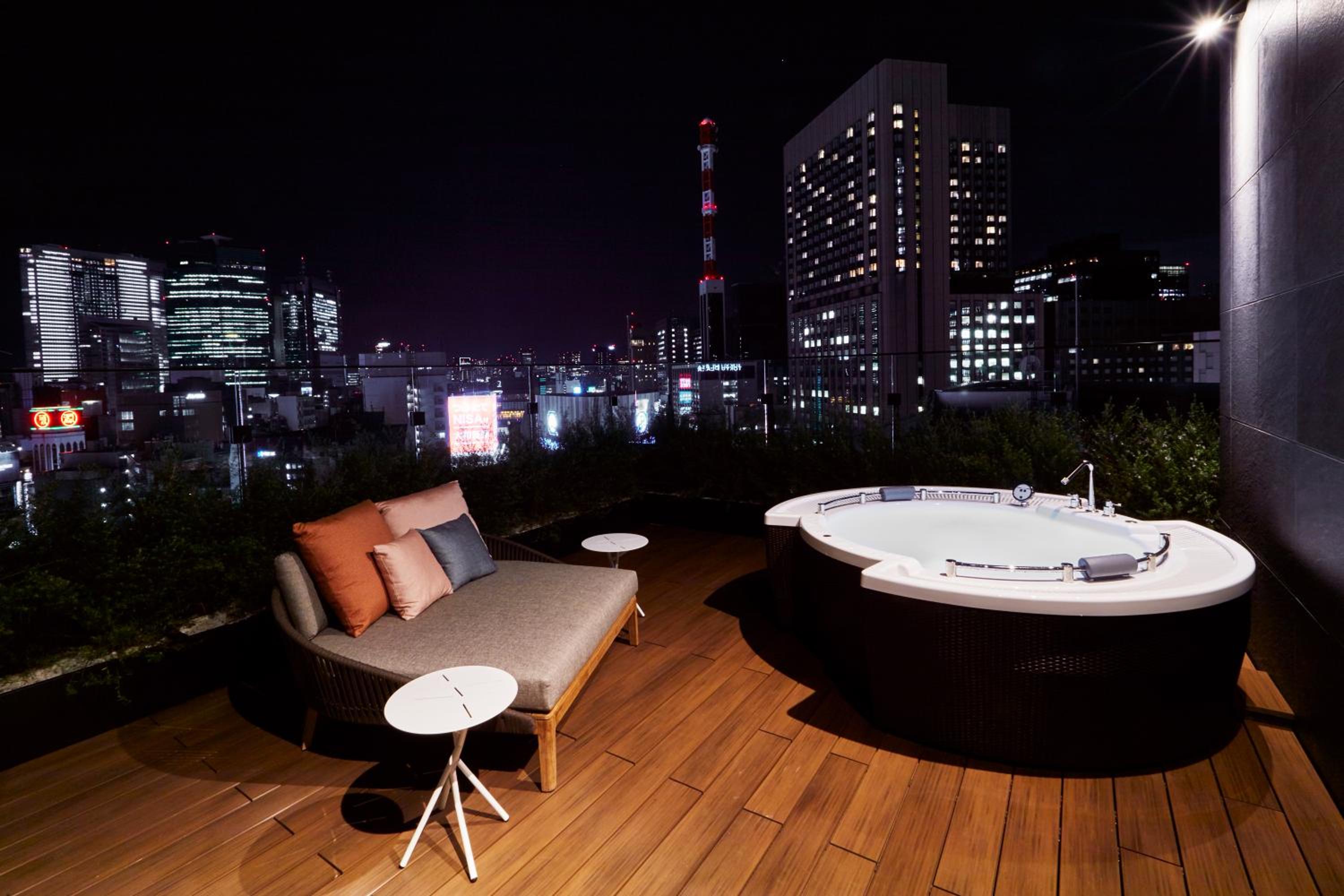 Suite with Hot Tub – Non-Smoking photo