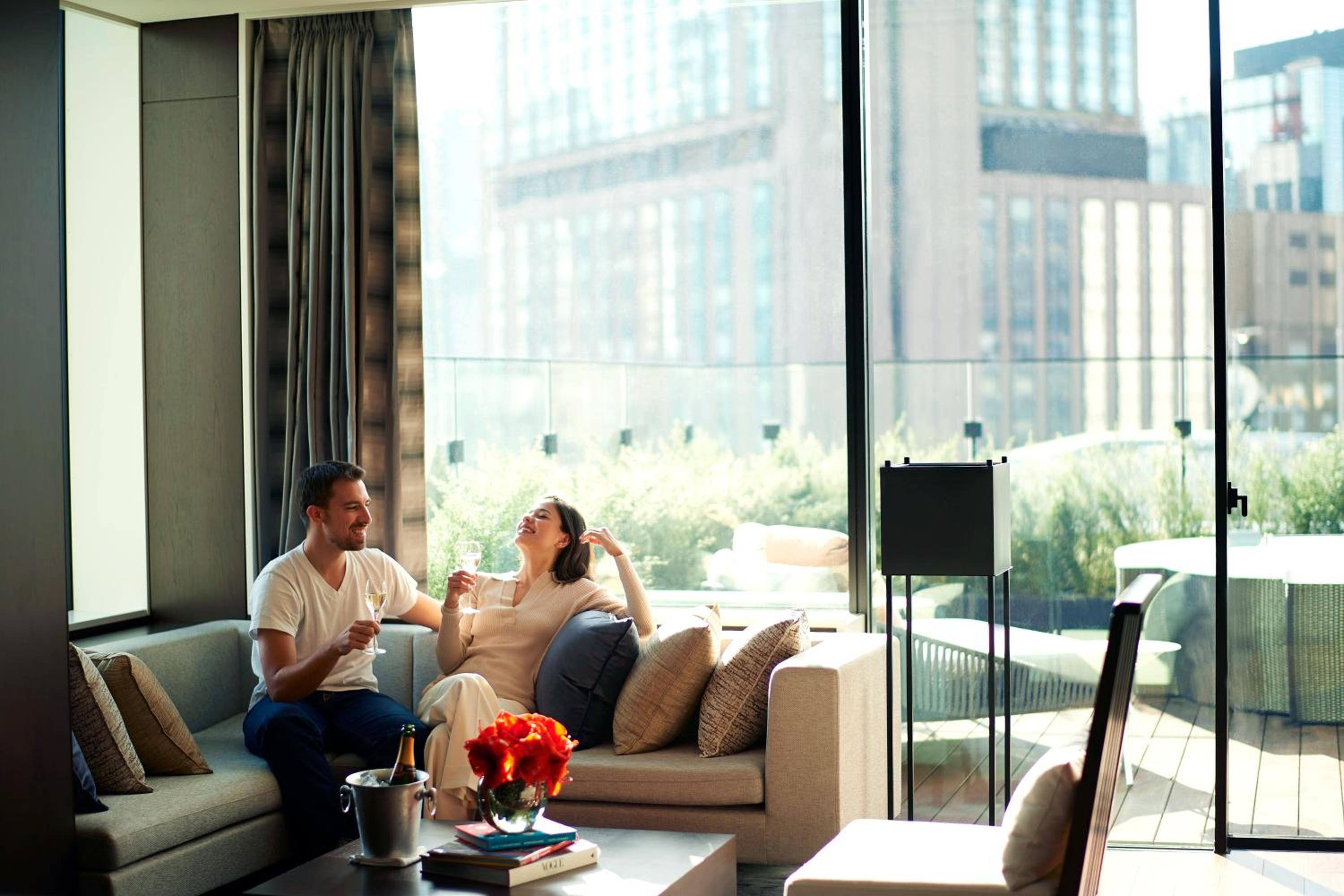 Suite with Hot Tub - Non-Smoking photo 2