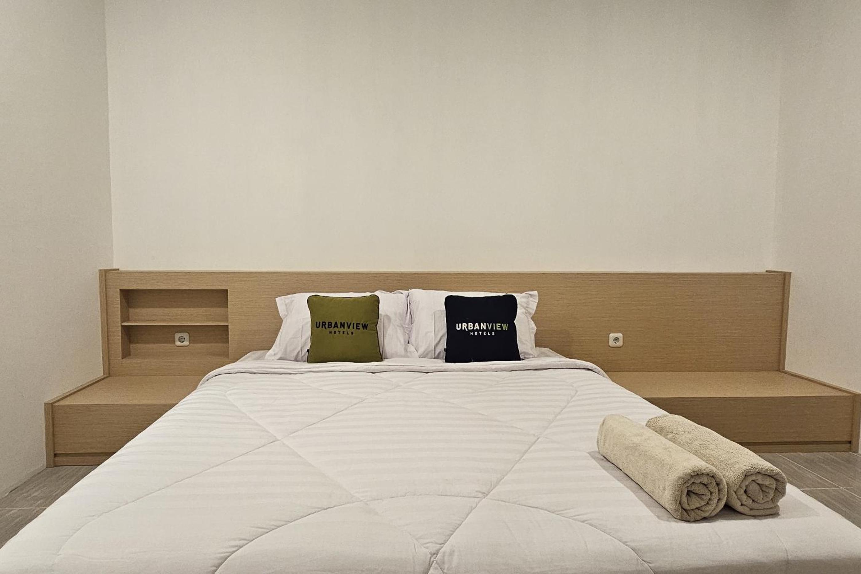 Deluxe Room - Photo 10