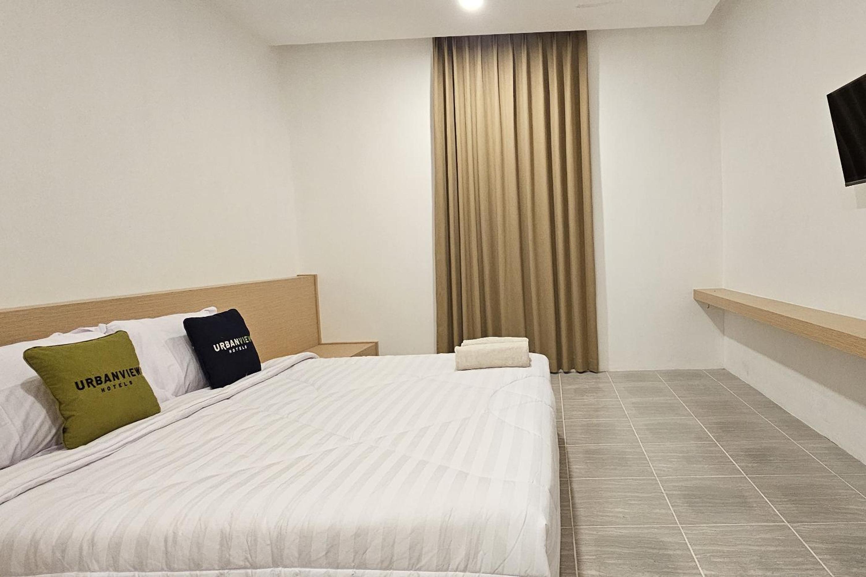 Deluxe Room - Photo 11