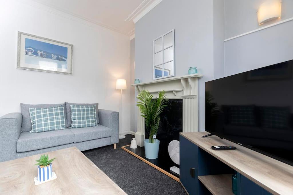 Apartment photo 2