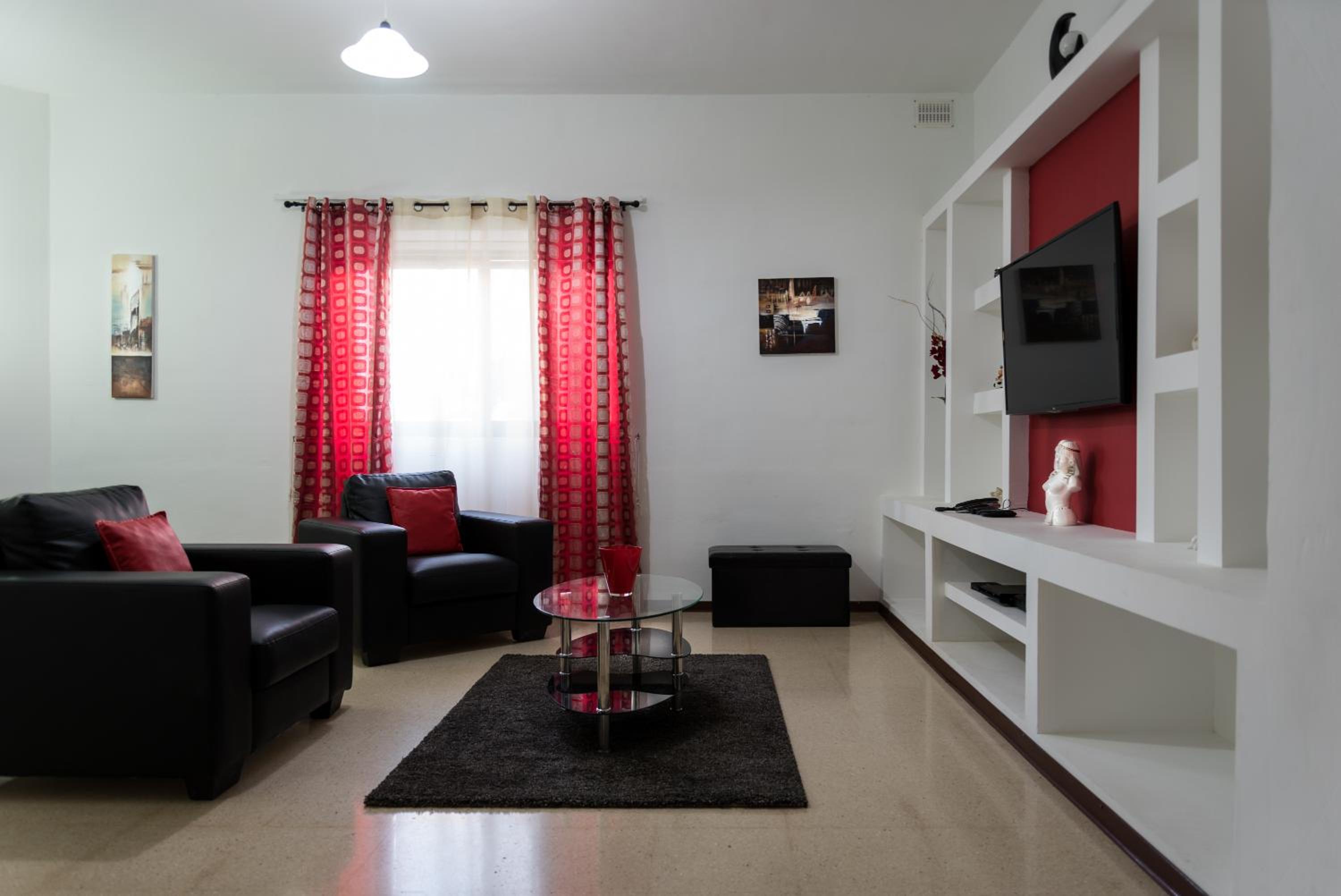 Villa photo 2