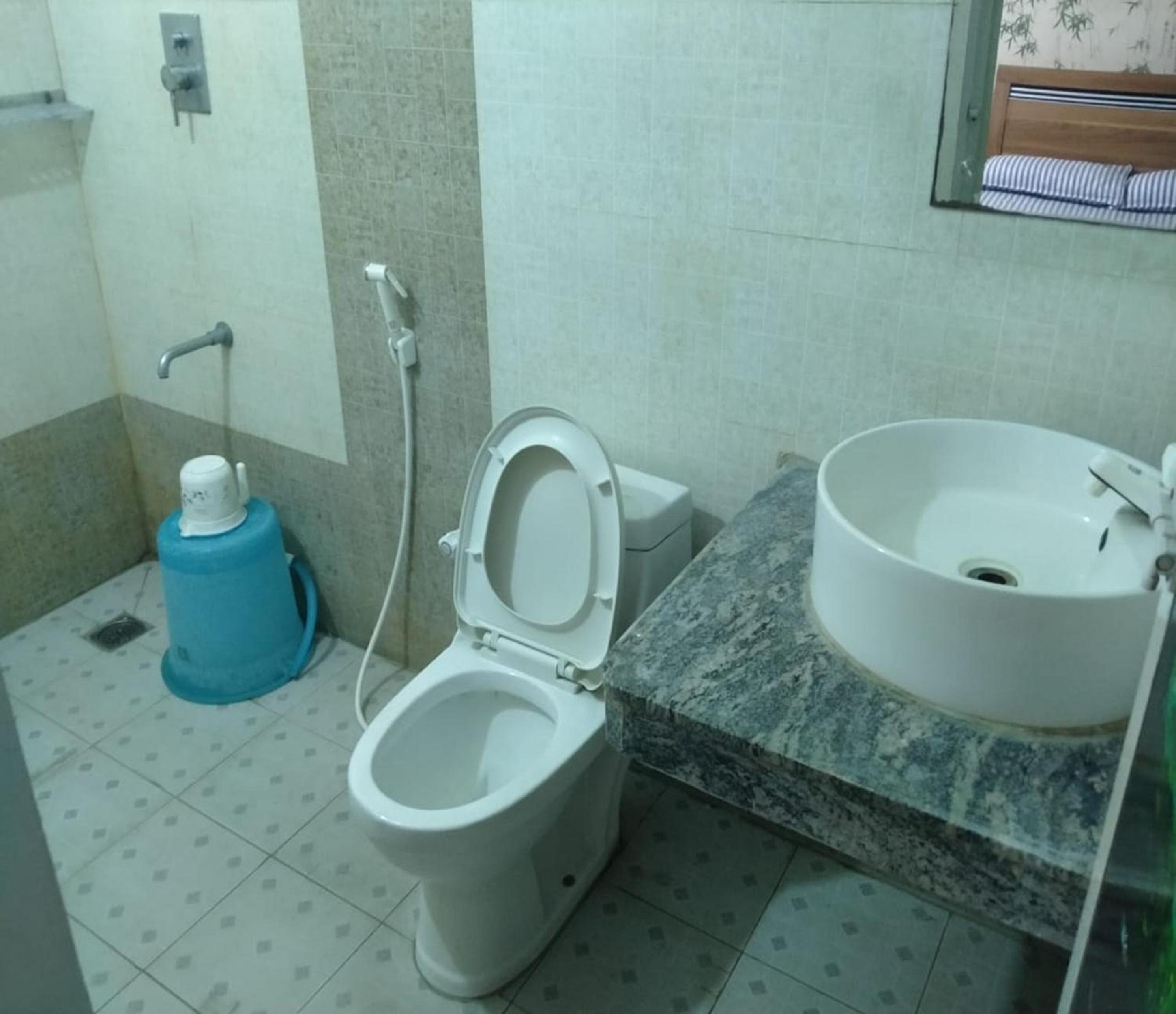 Studio Apartment photo 3