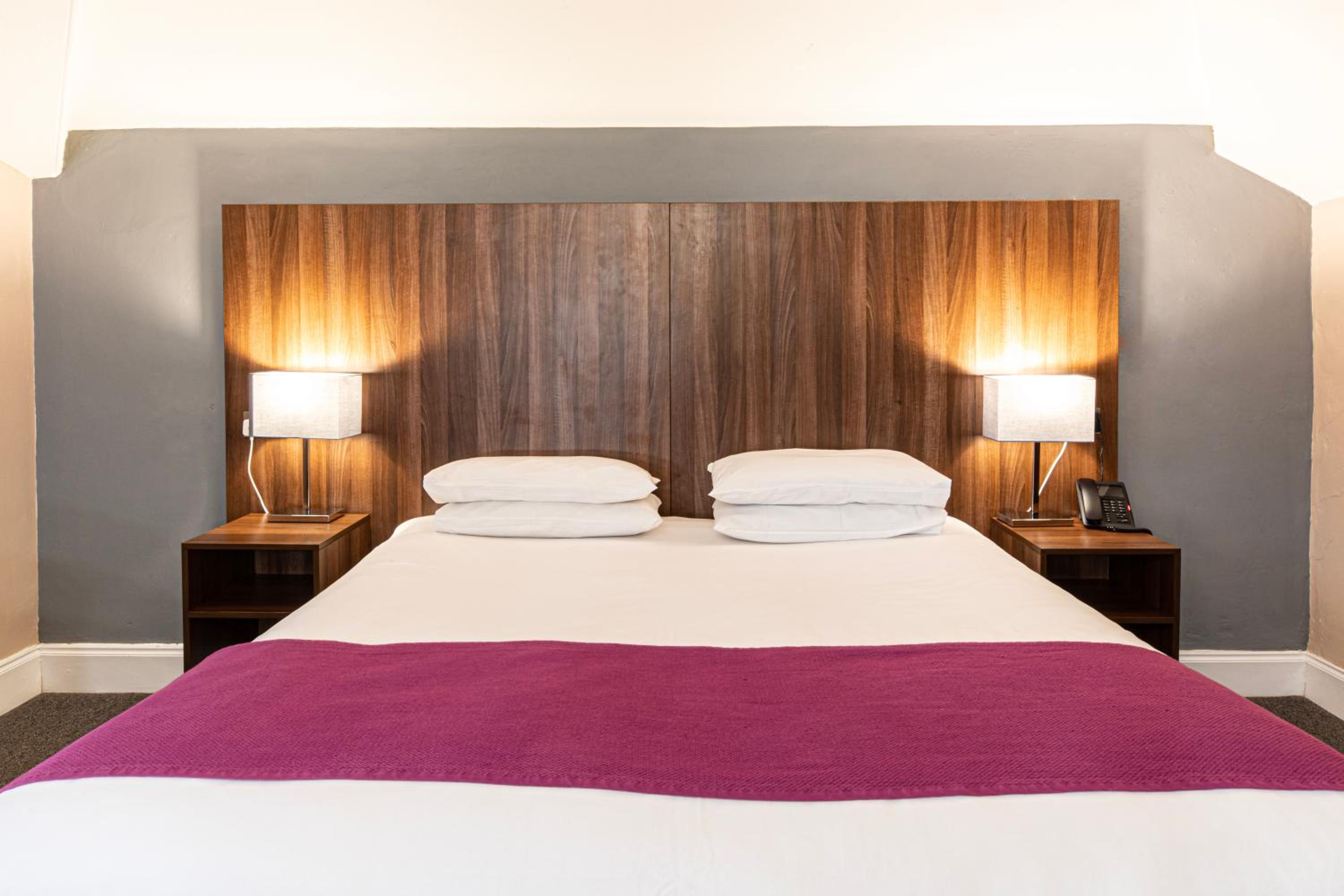 Executive Suite - Photo 1