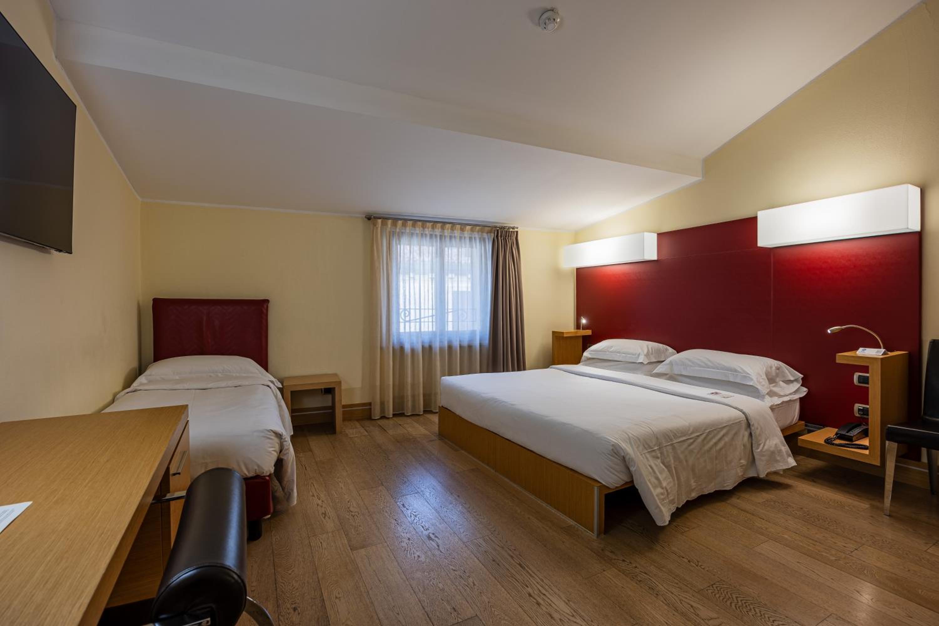 Triple Room - Photo 1