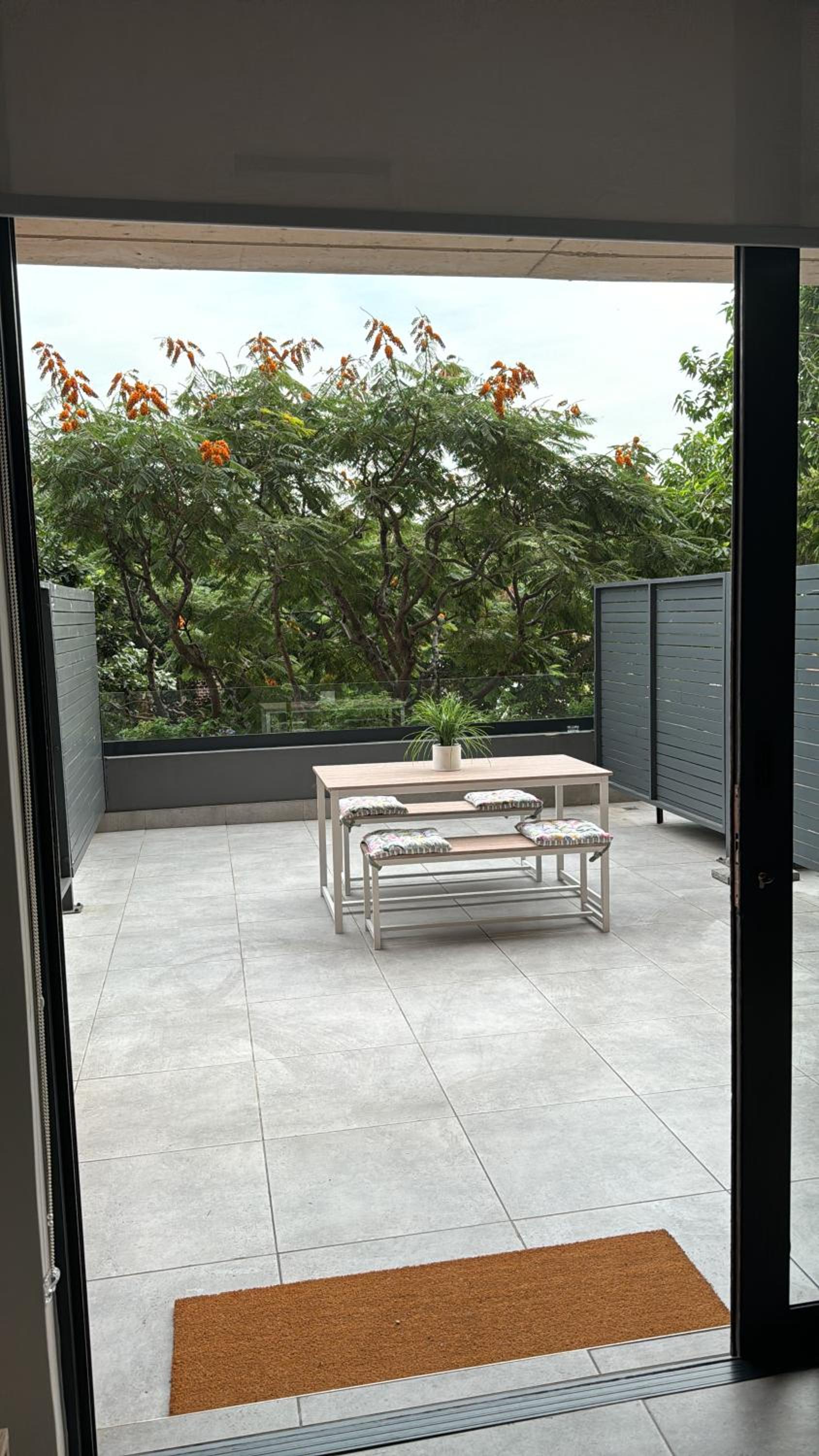 Apartment with View and Balcony photo 3