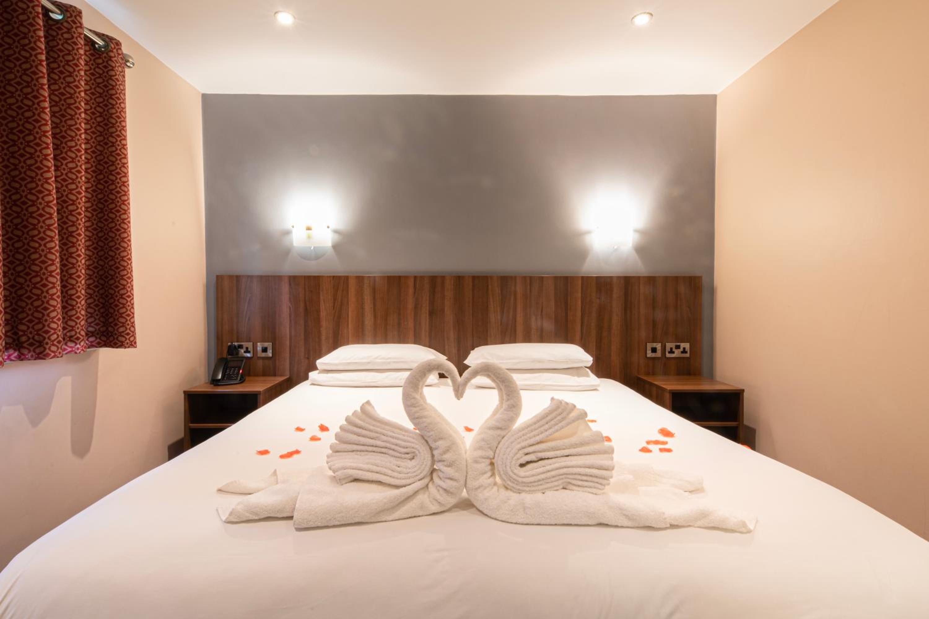 Double Room - Photo 3