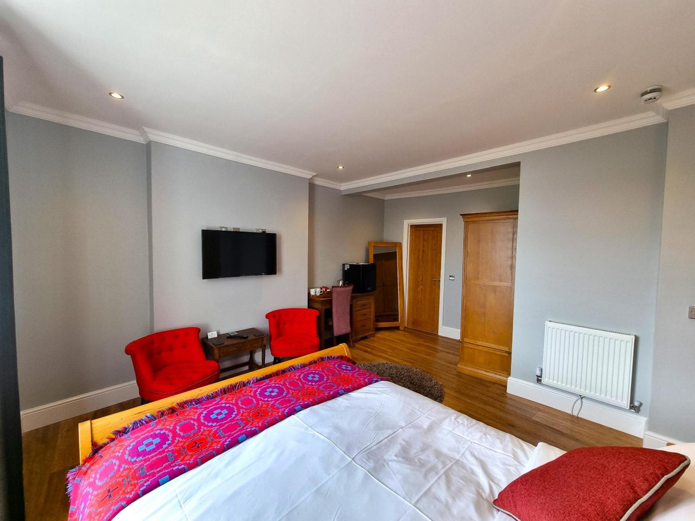 Standard King Room photo 3
