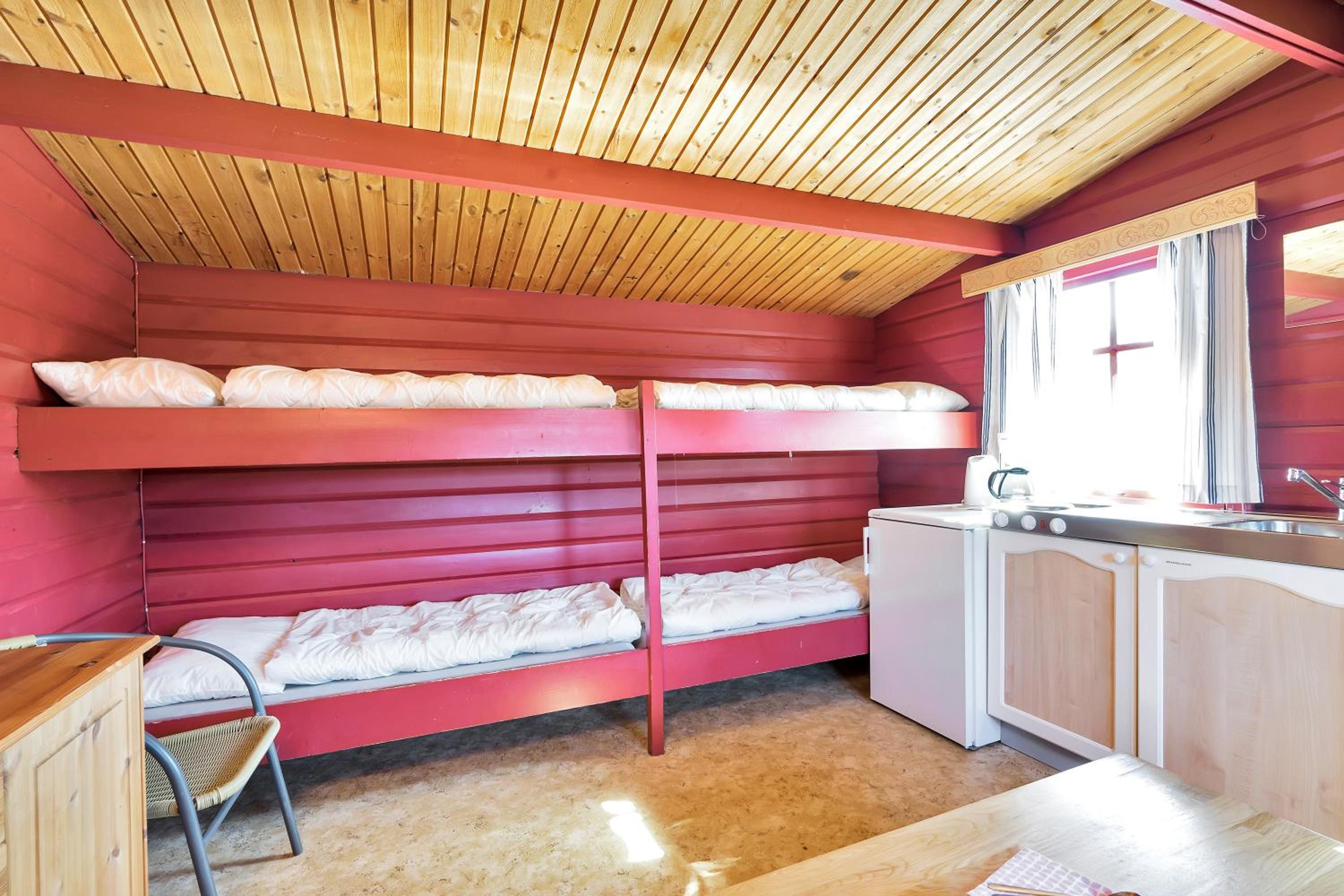 Economy Quadruple Room with Shared Bathroom photo 3