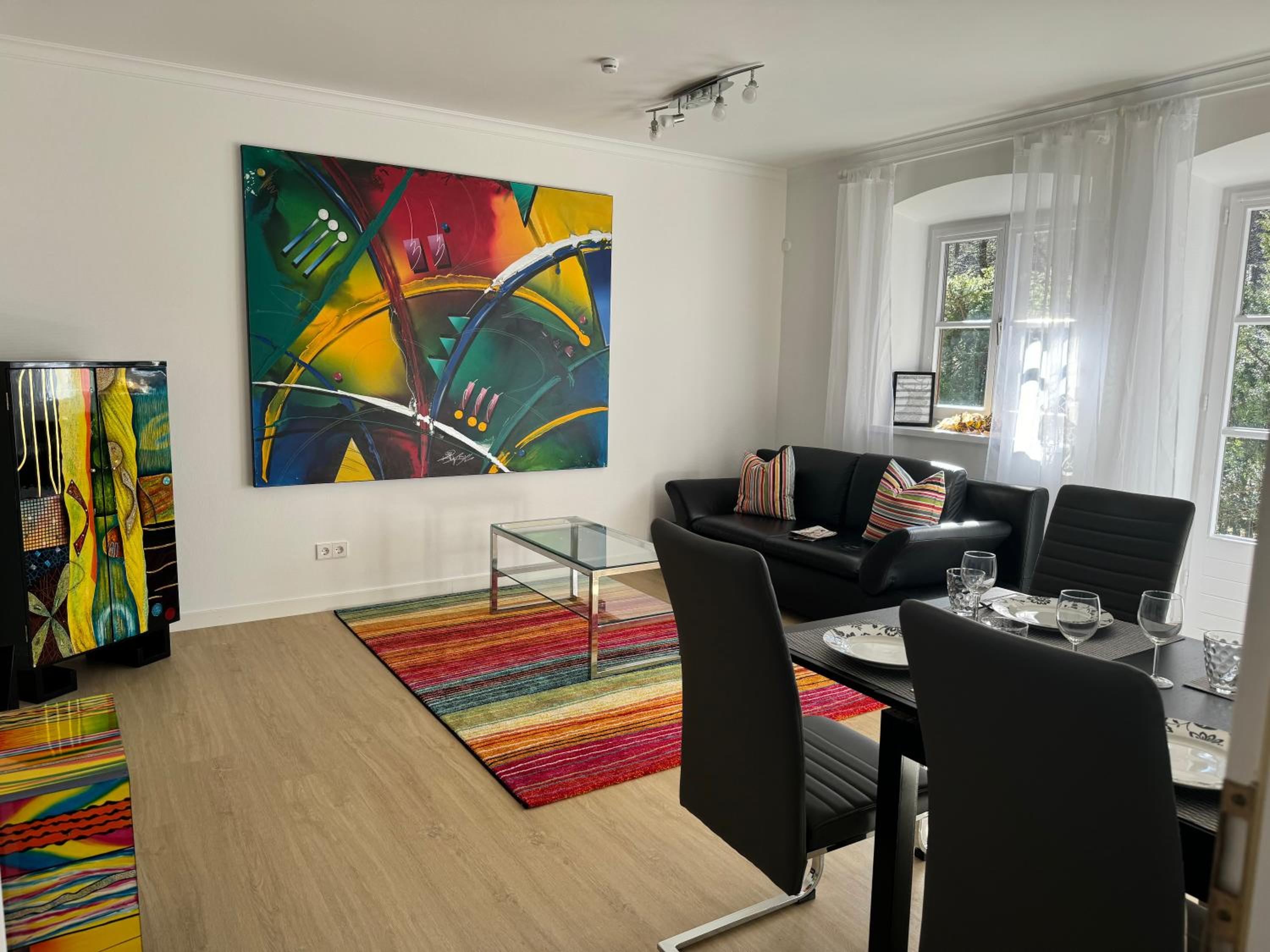 One-Bedroom Apartment photo 1