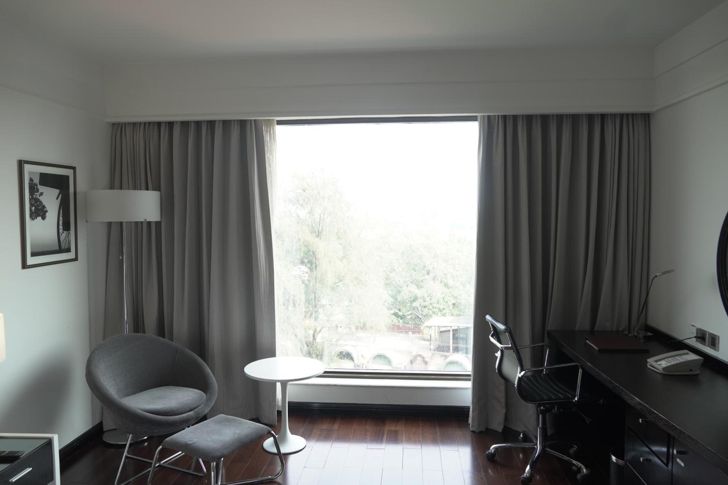 Deluxe King Room - Accessible with 20% discount on Food & Beverage , Laundry and Spa