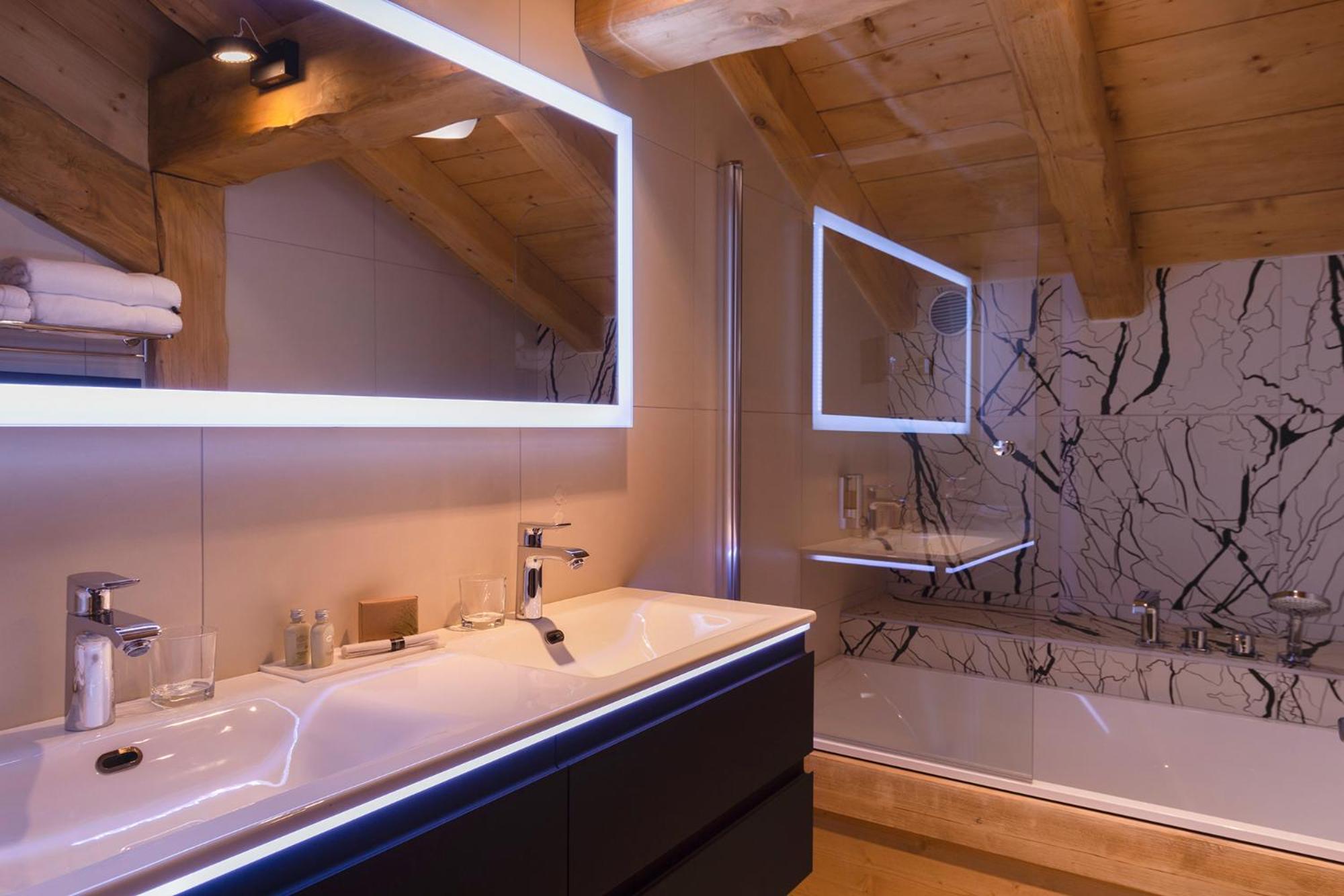 Suite Exception photo 2