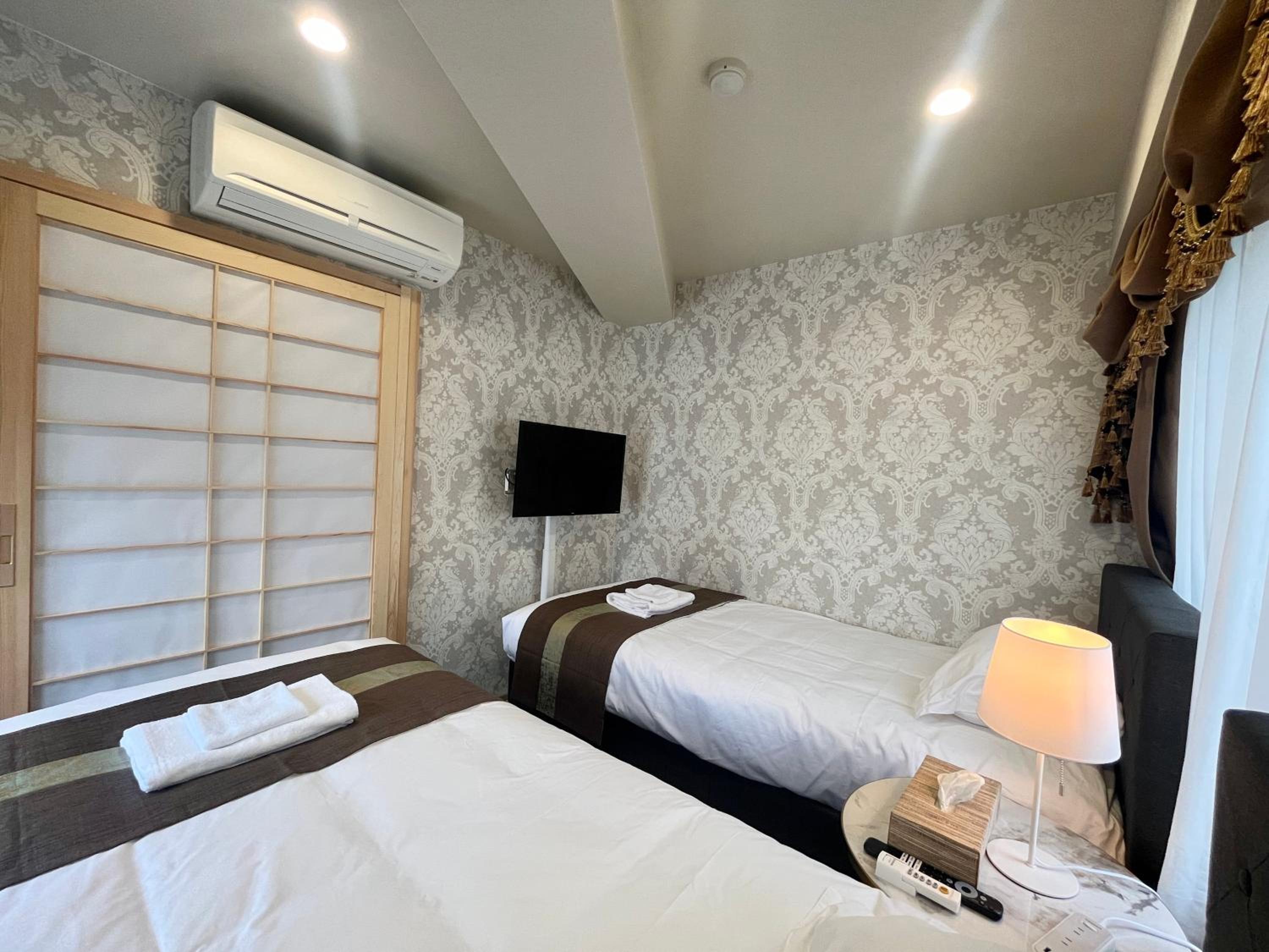 Quadruple Room with Balcony photo 3