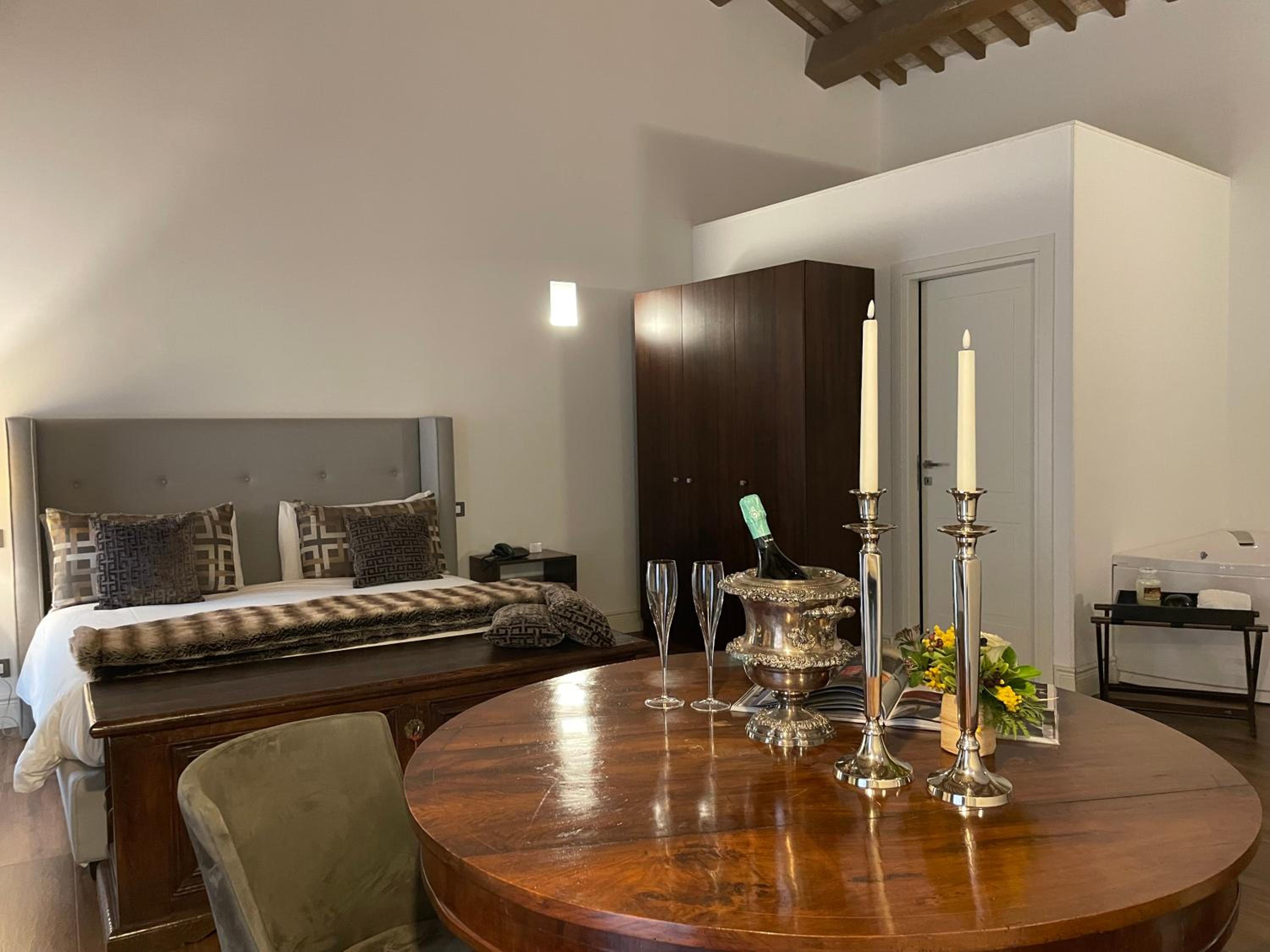 Queen Room with Spa Bath - Photo 3