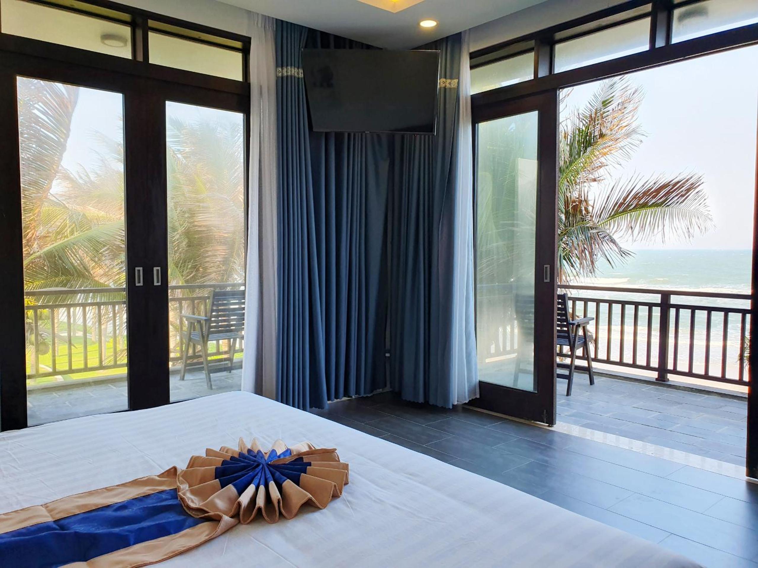 Deluxe Double Room with Balcony and Sea View