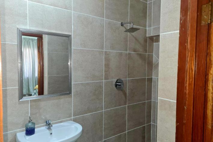 Deluxe Double or Twin Room photo 2