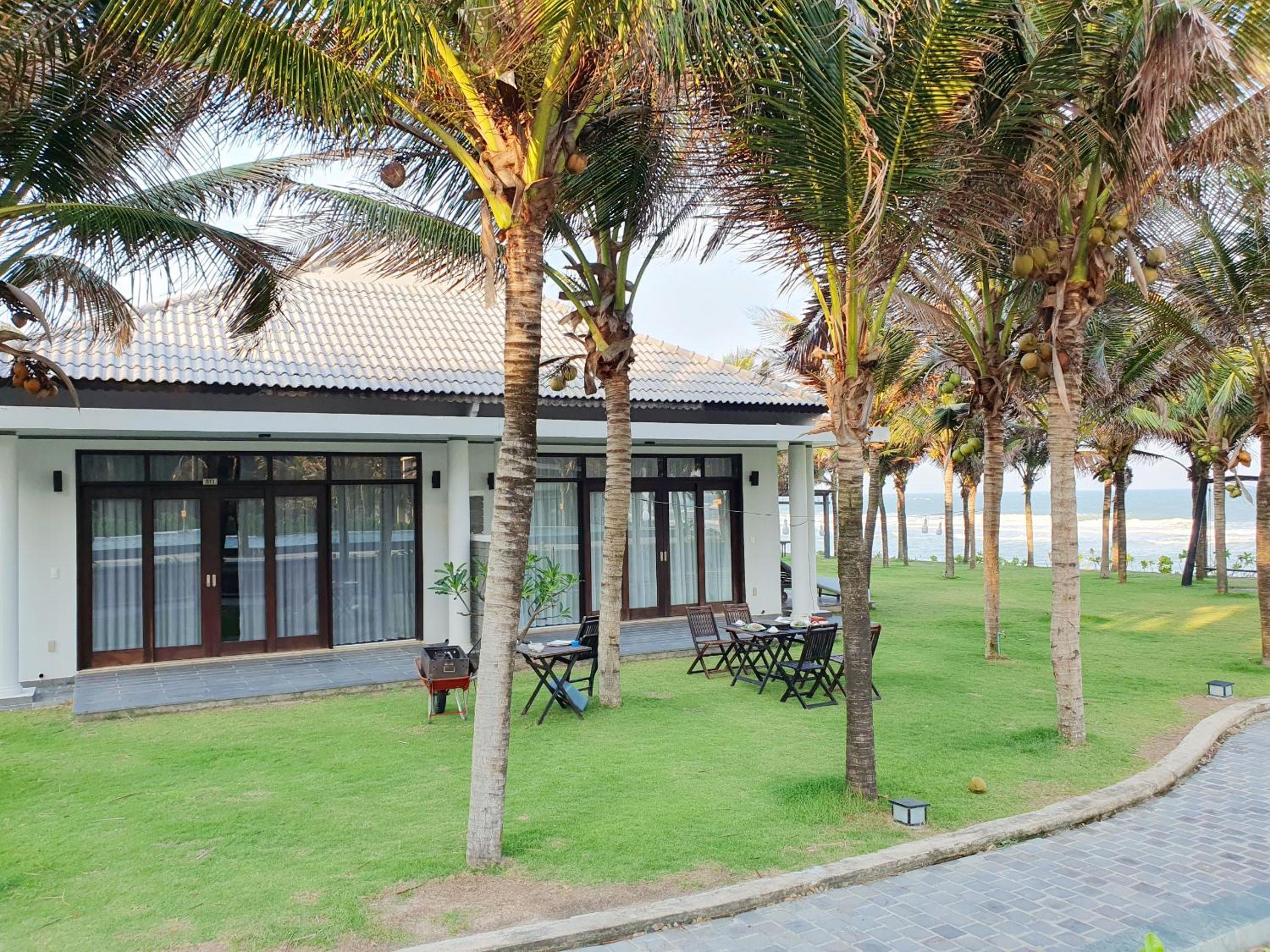Bungalow - Beach Front - Photo 12