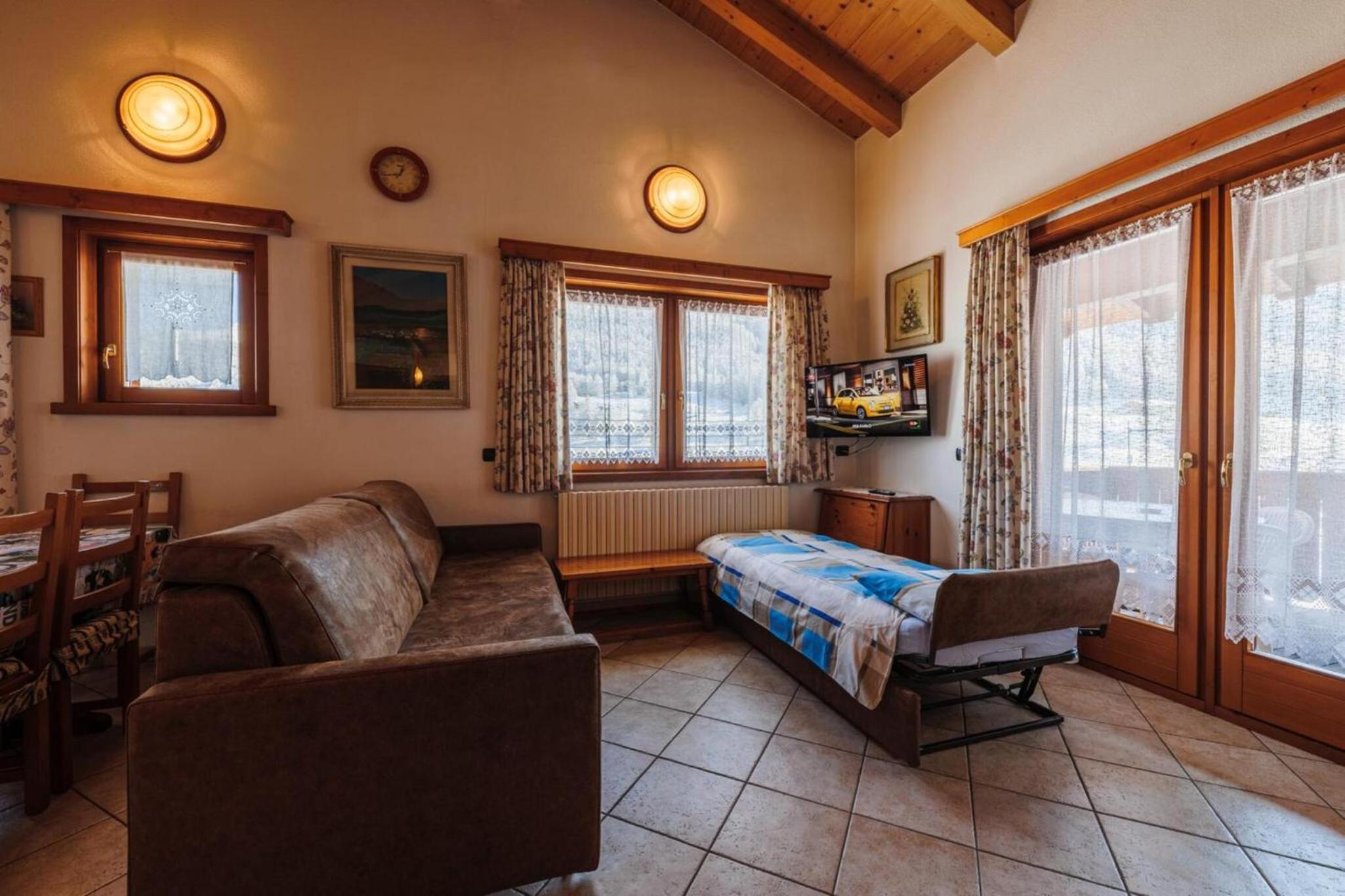 Two-Bedroom Deluxe Apartment with Garden View photo 3