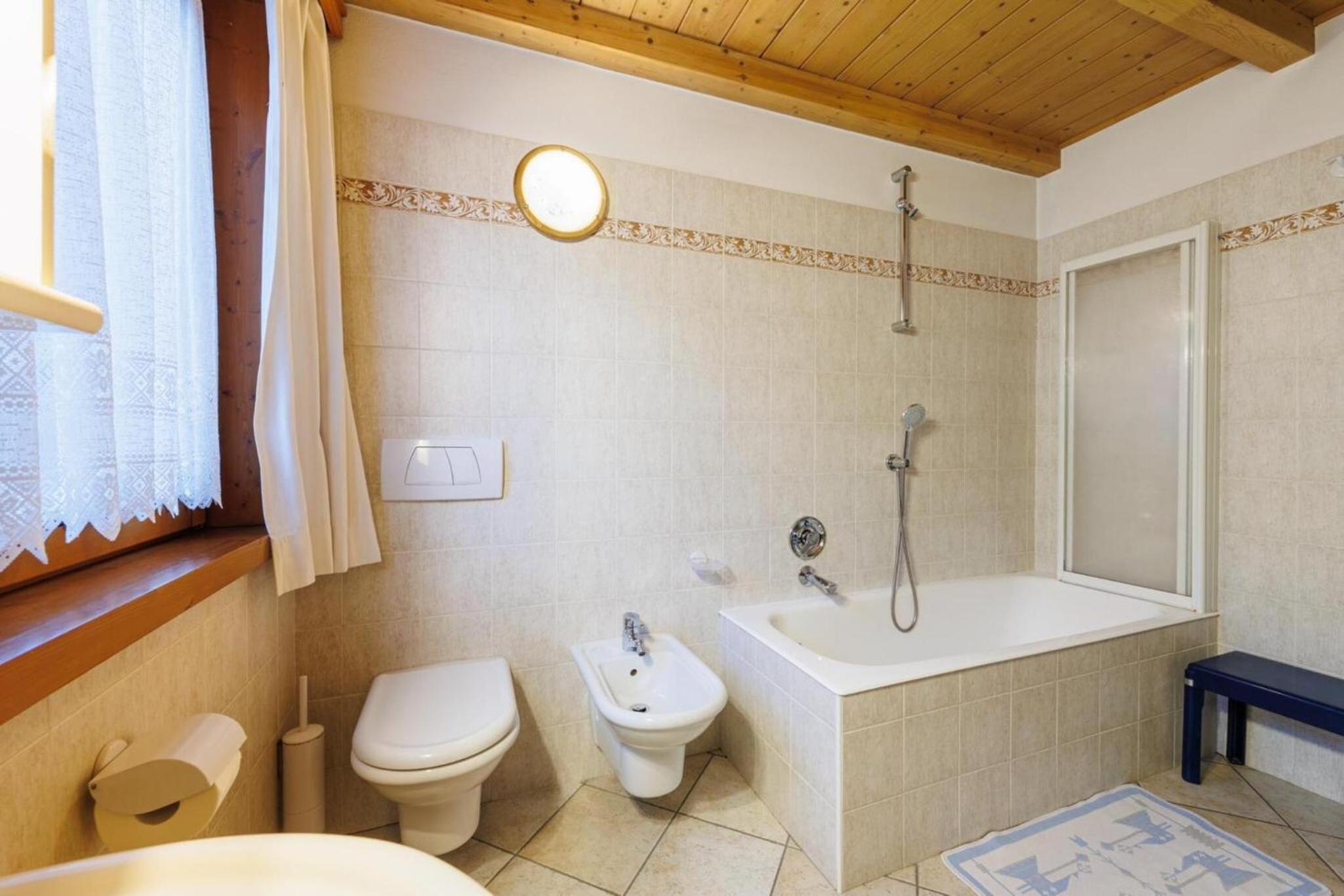 Two-Bedroom Deluxe Apartment with Garden View photo 3