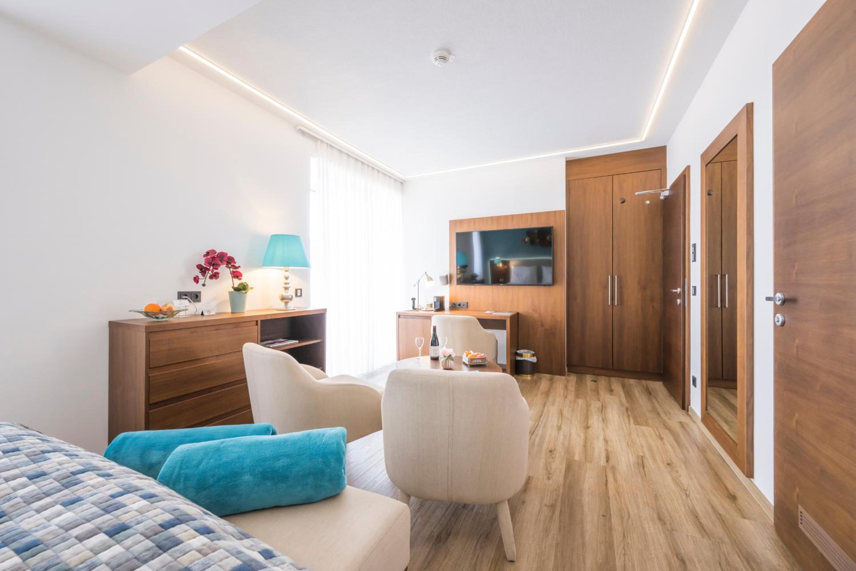 Double Room with Balcony photo 2
