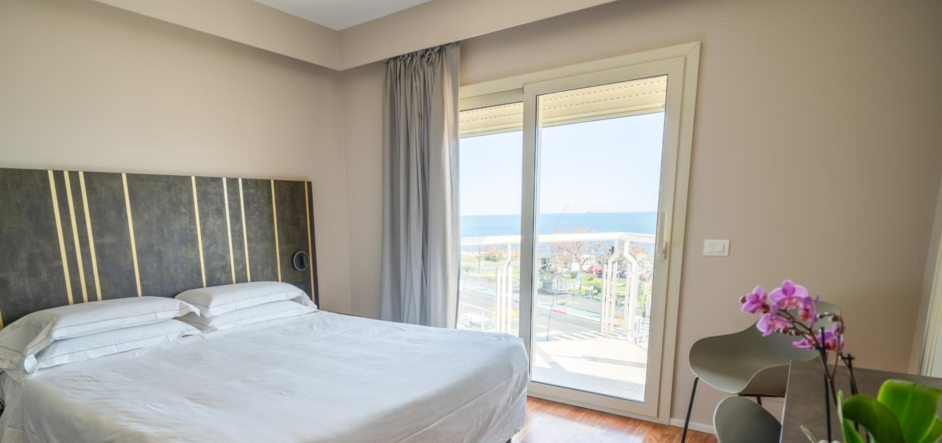 Superior Double or Twin Room with Sea View - Photo 5