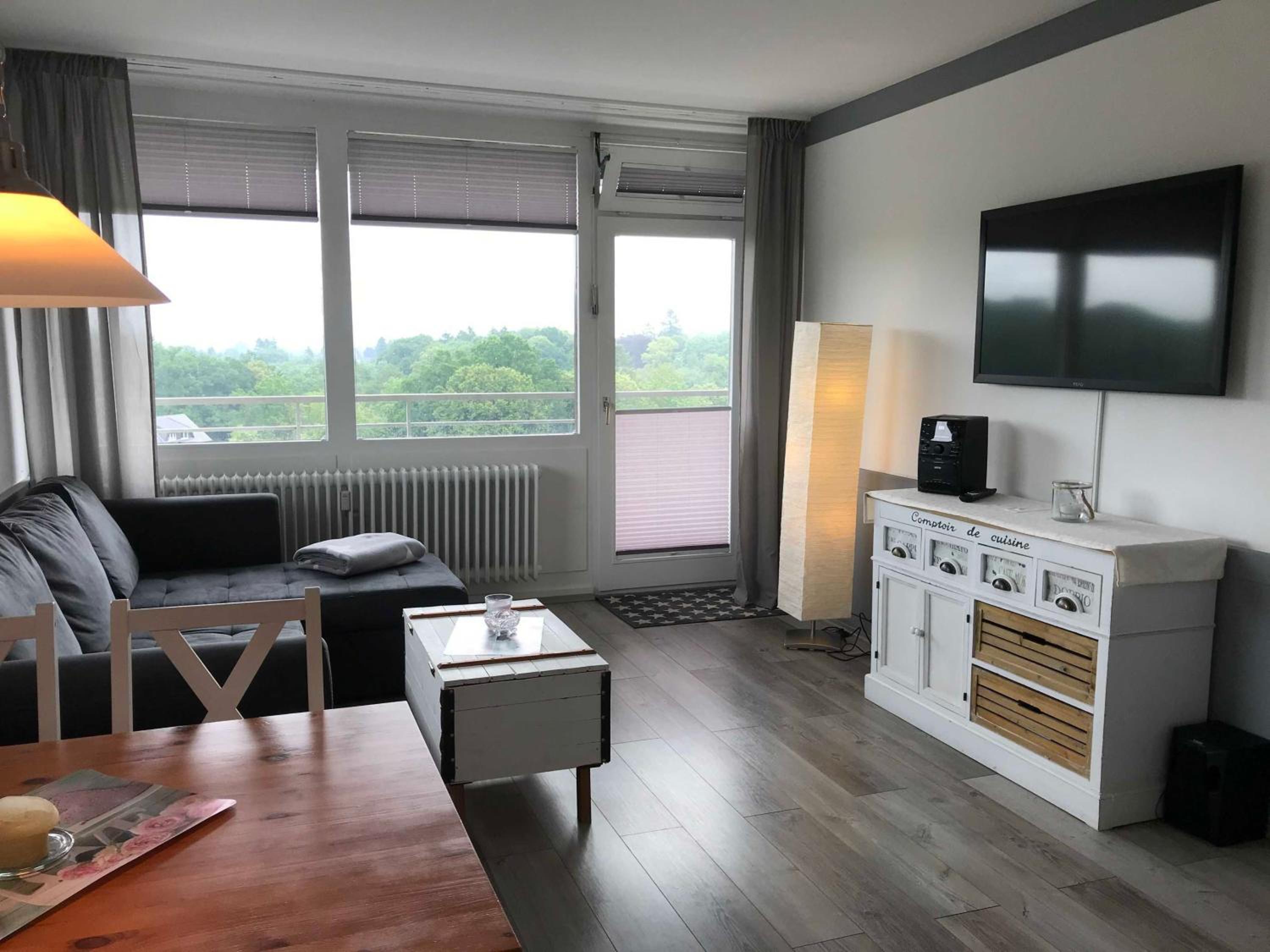 One-Bedroom Apartment with Balcony photo 1