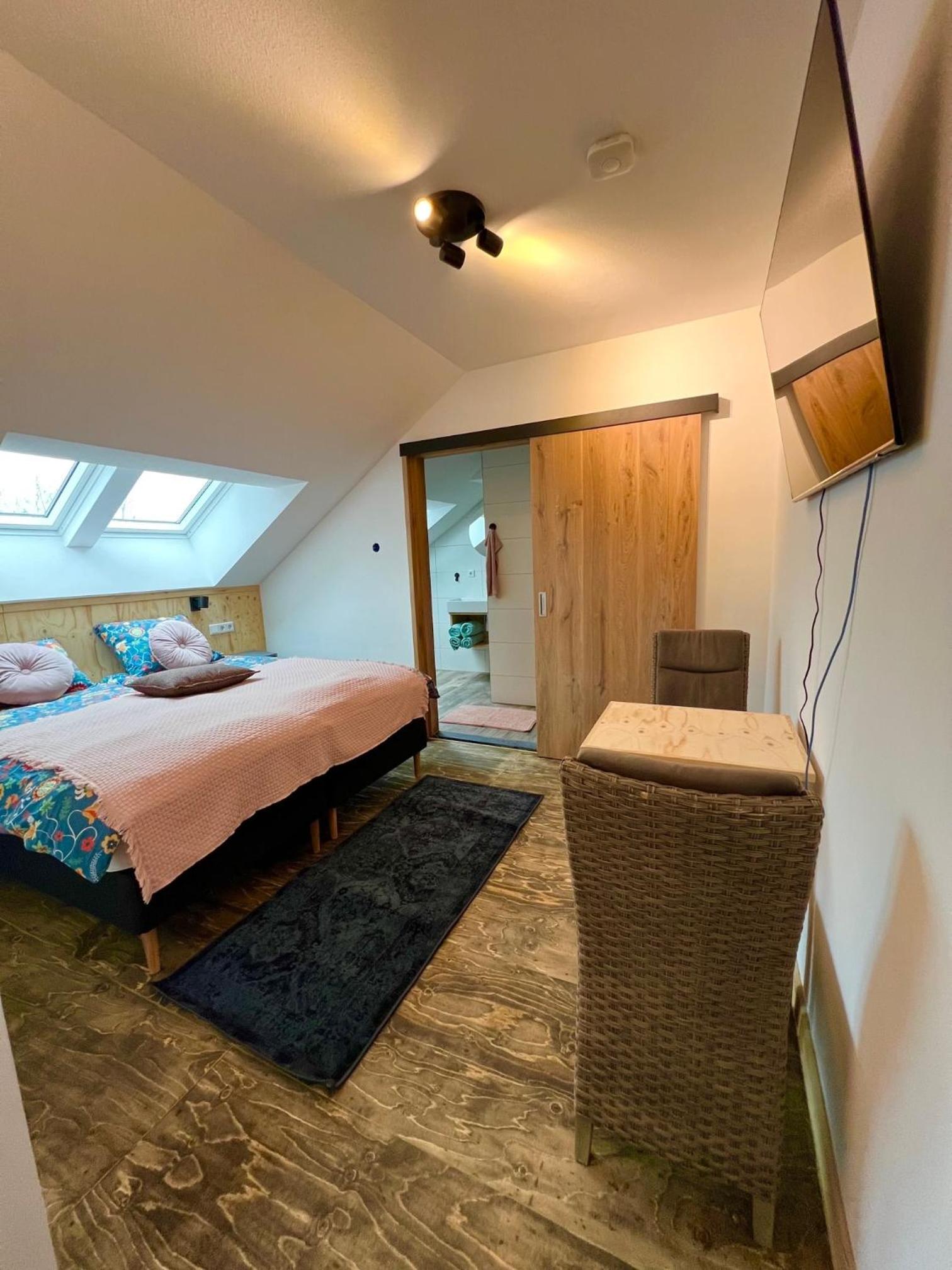 Deluxe Twin Room photo 1