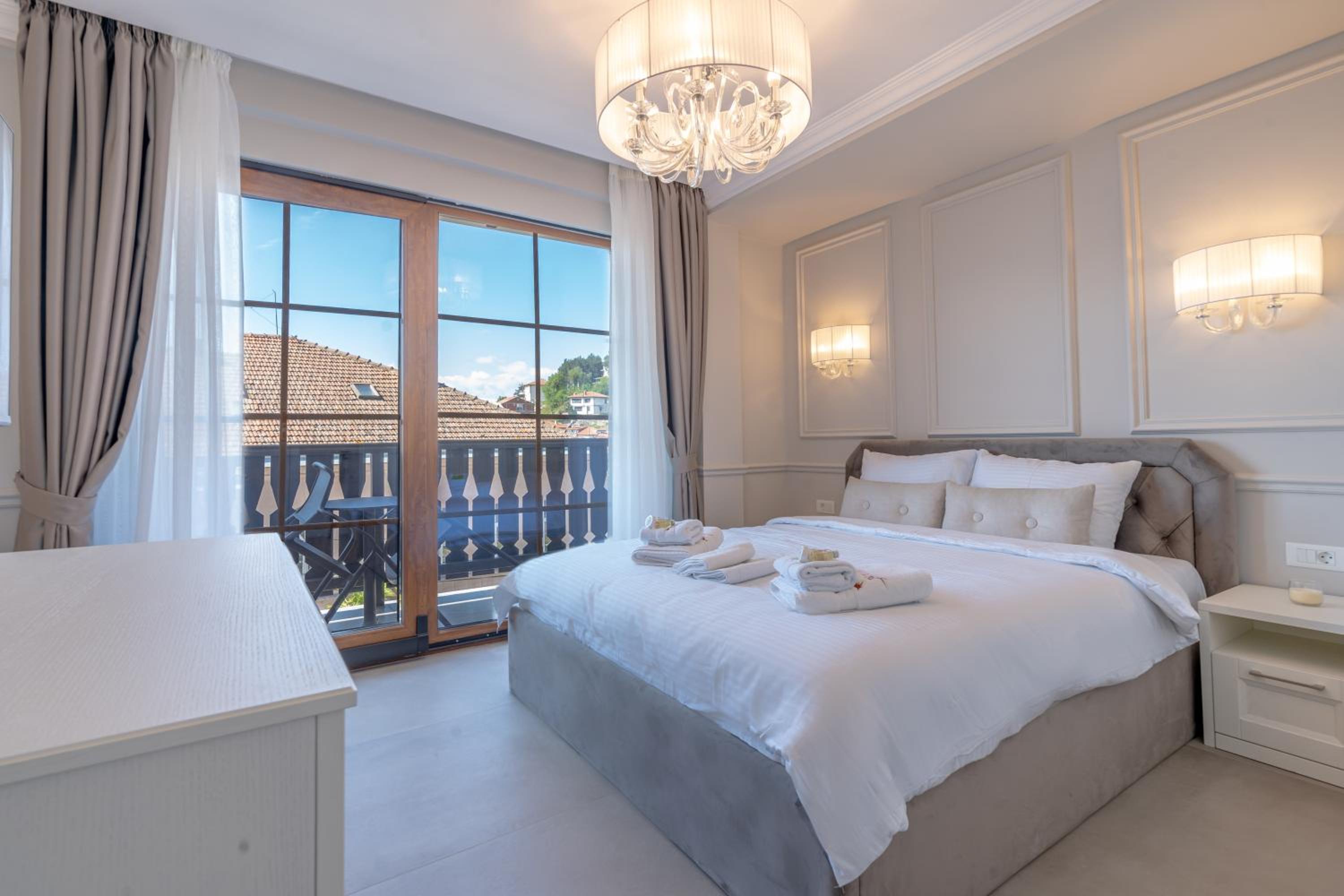 Double Room with Lake View photo 1