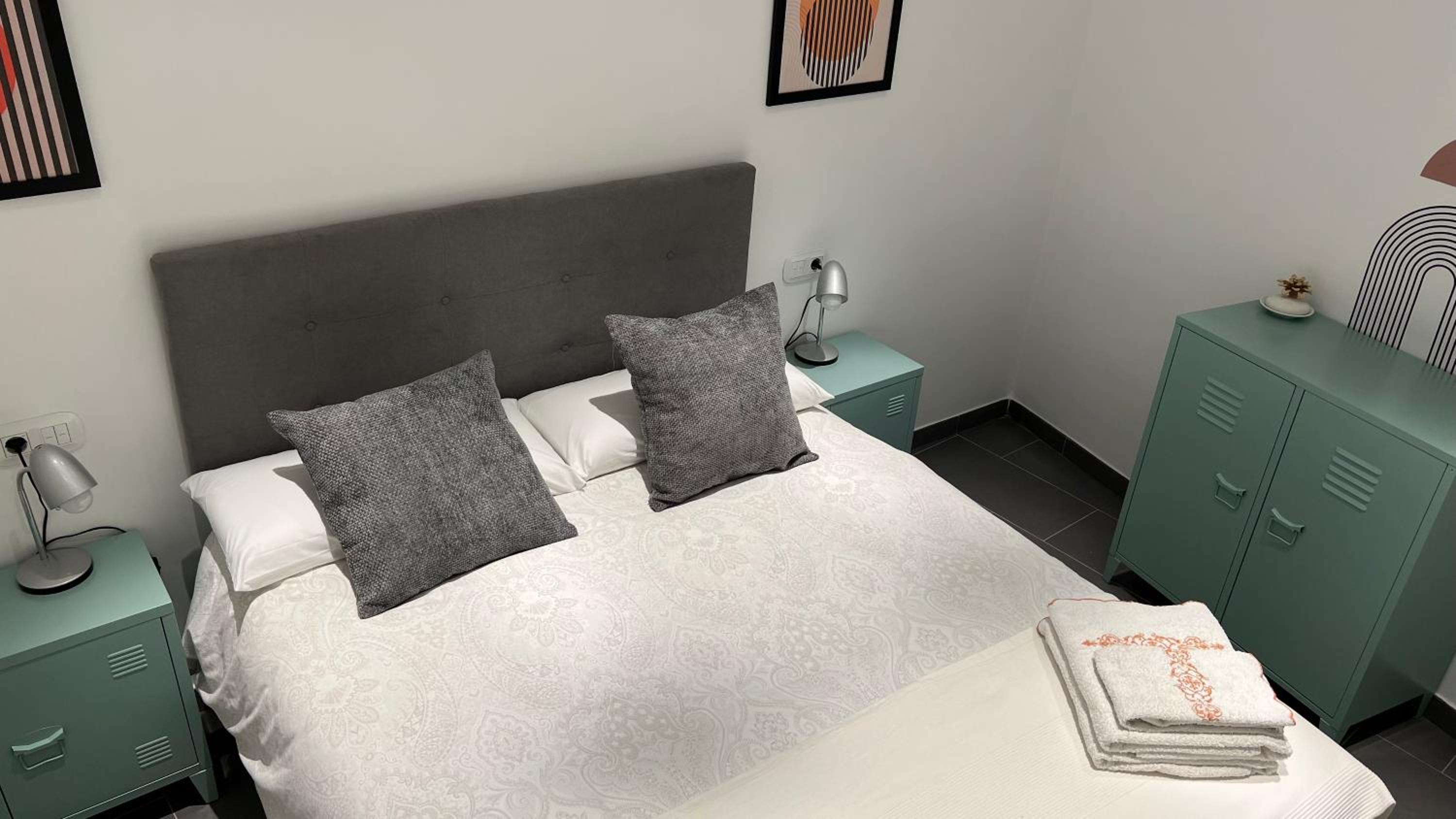 One-Bedroom Apartment photo 2
