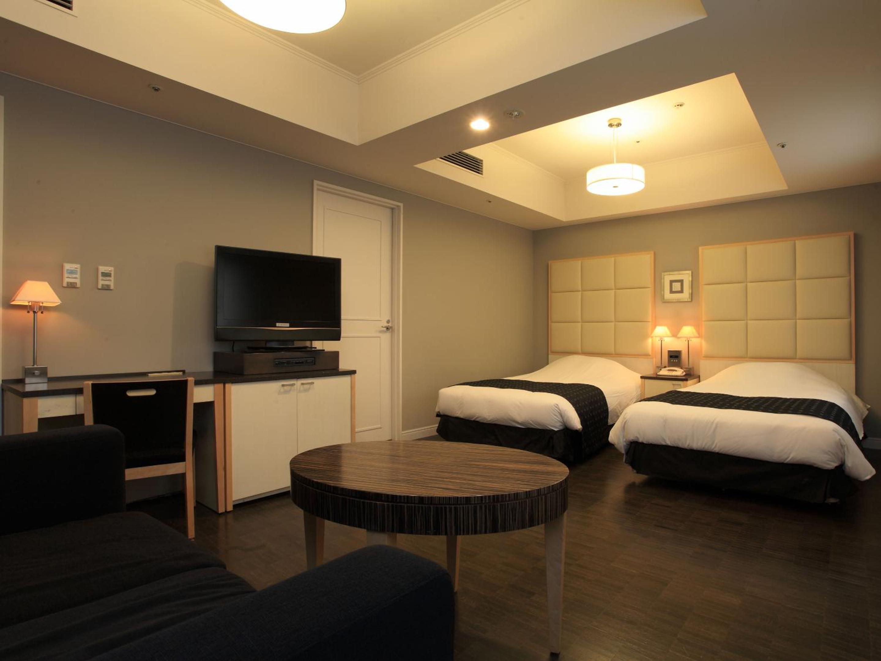 Family Twin Room - Non-Smoking photo 1