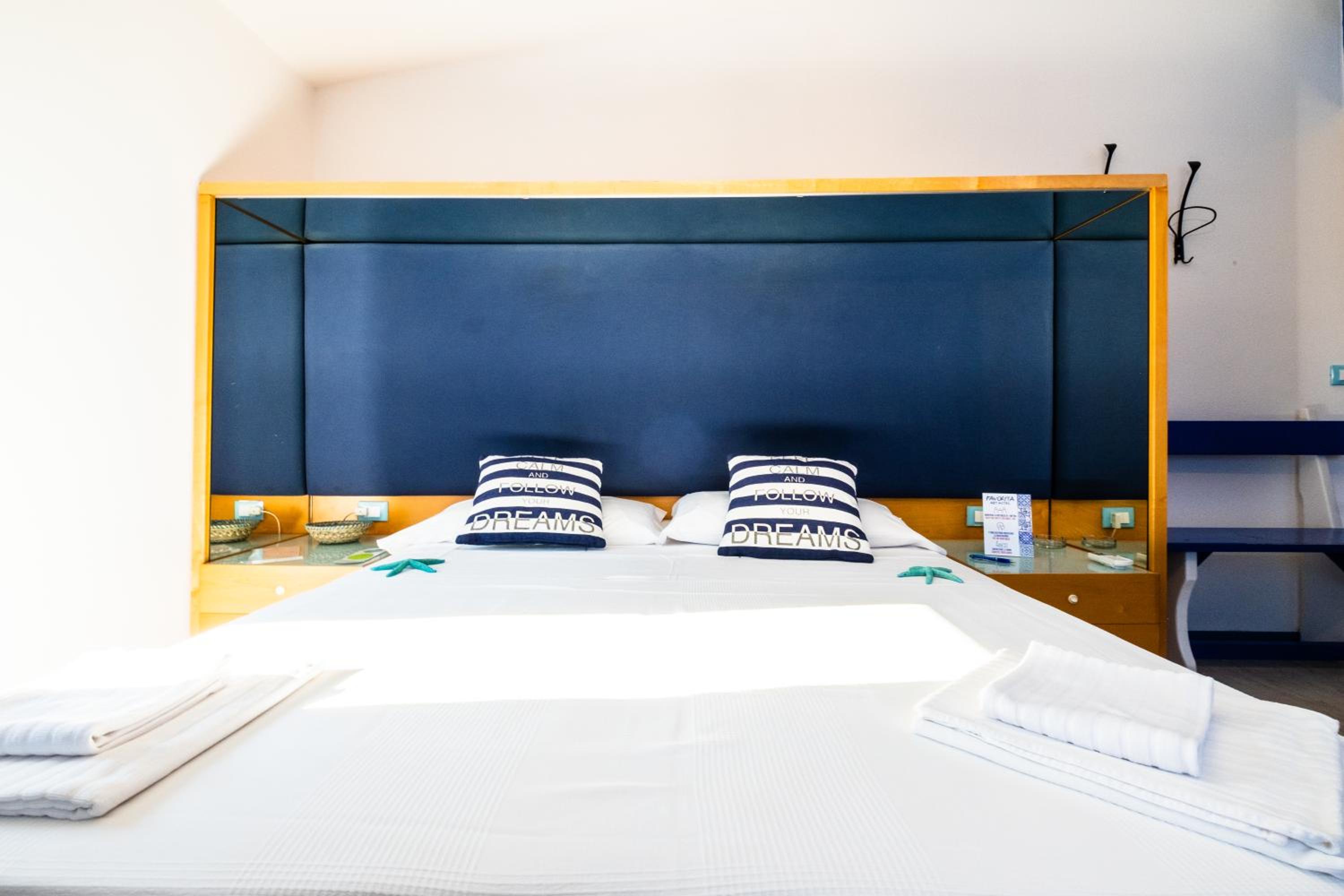 Large Double or Twin Room