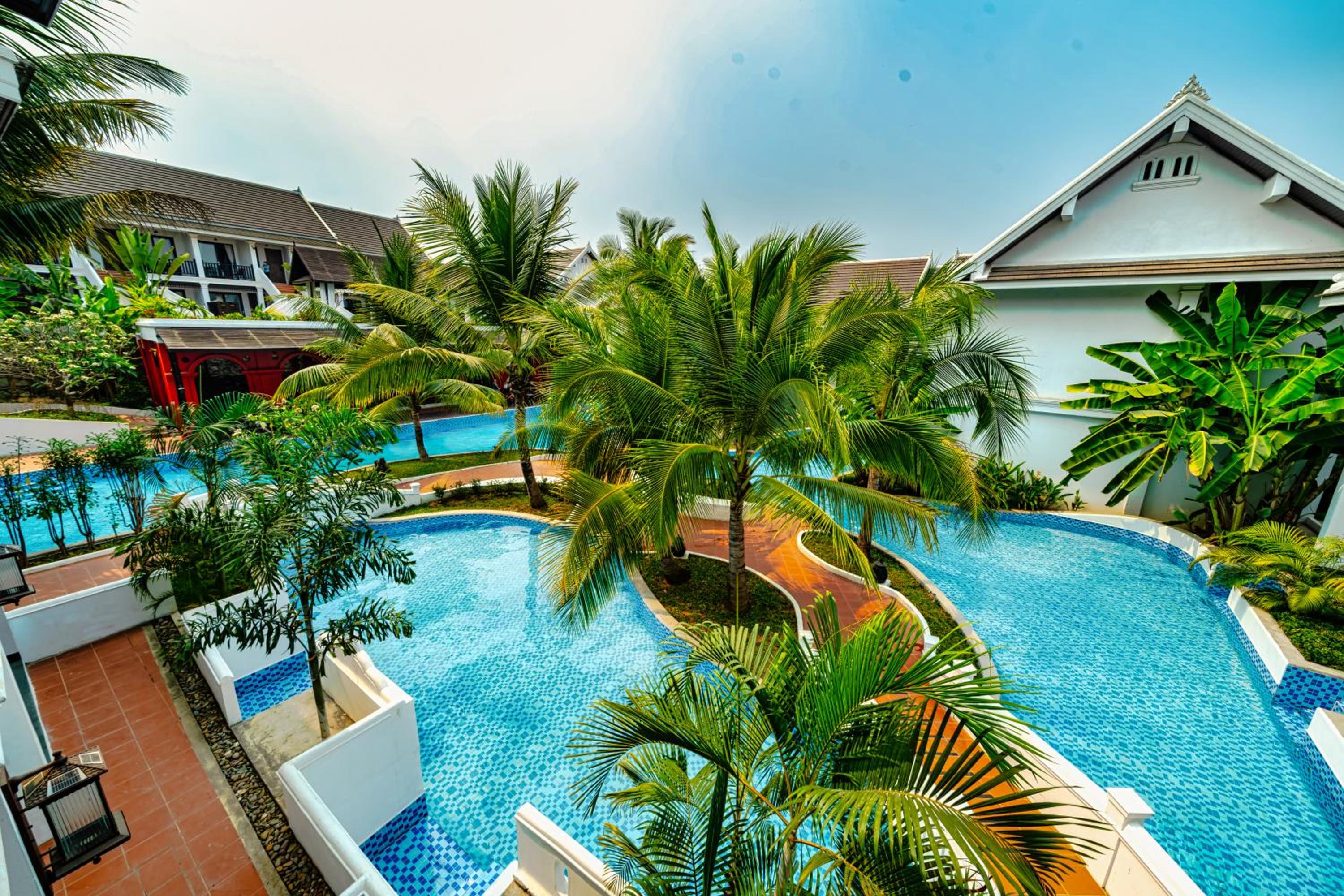 Deluxe Double Room with Balcony - Photo 5