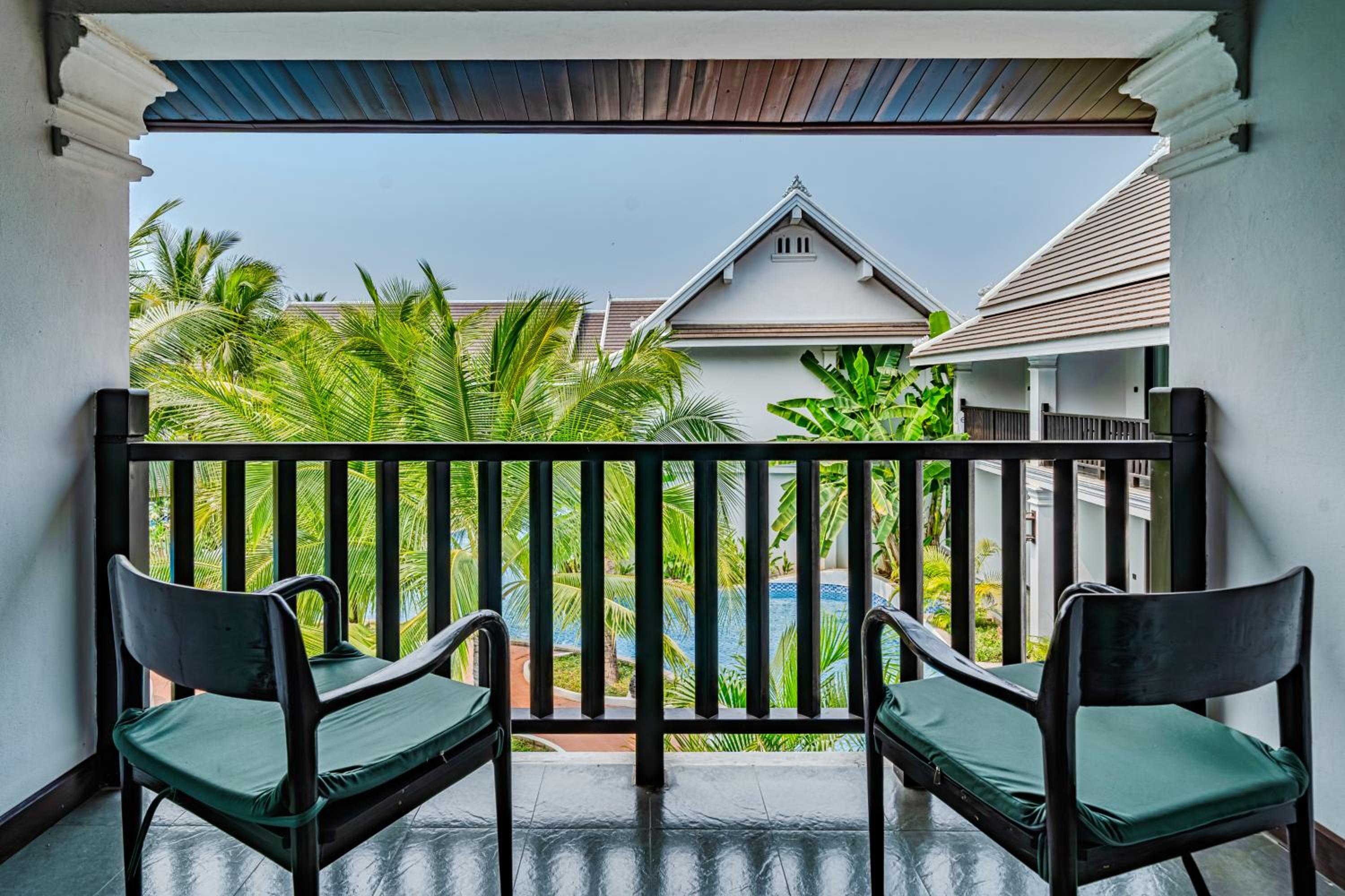 Deluxe Double Room with Balcony - Photo 7