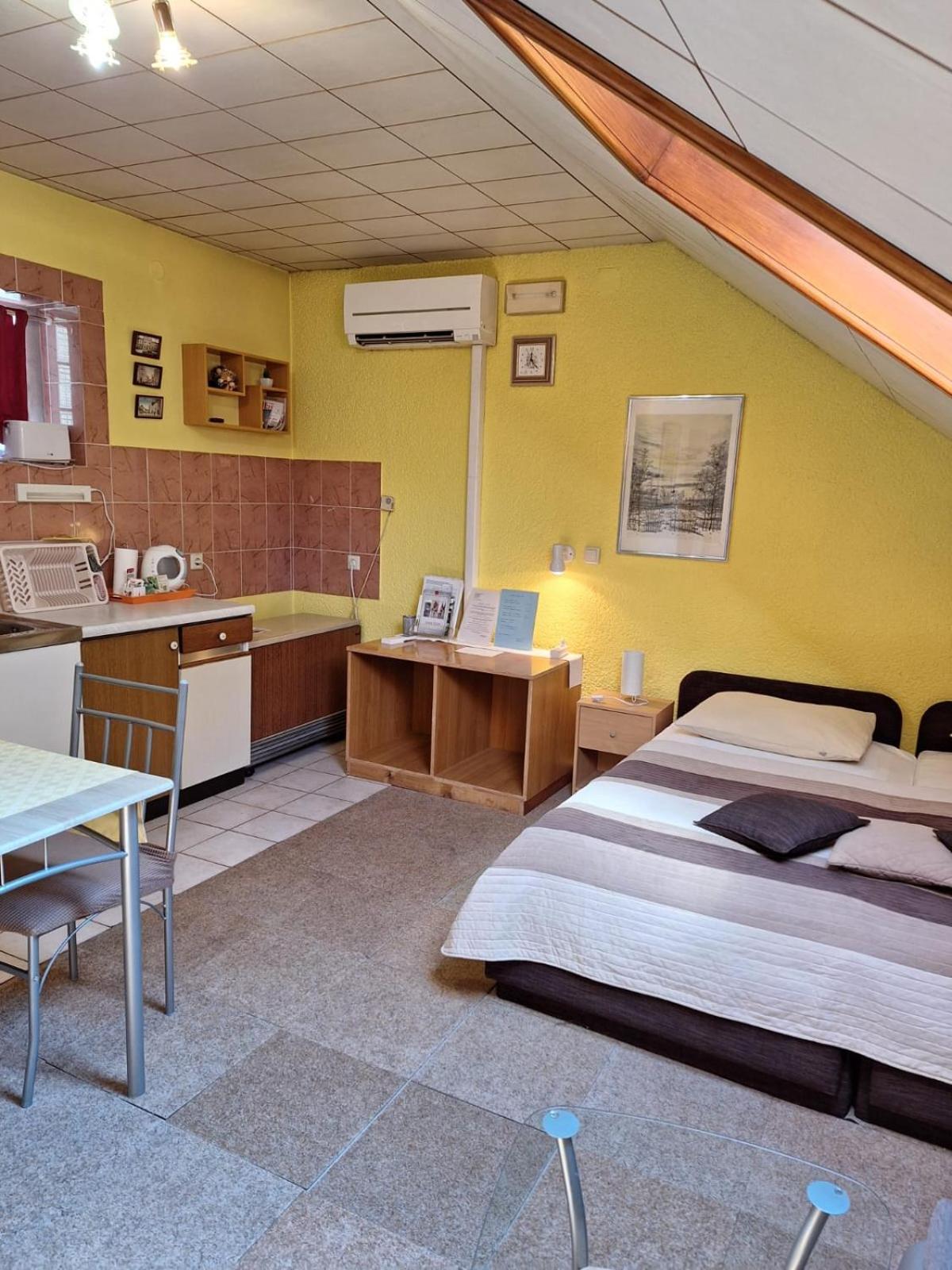 Studio Apartment with One Double Bed