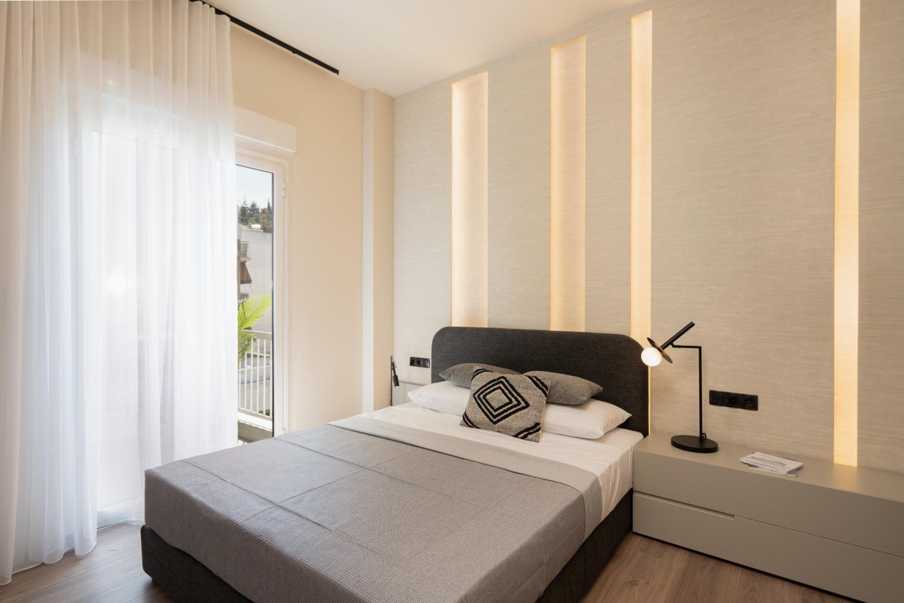 Two-Bedroom Deluxe Apartment with Balcony photo 2