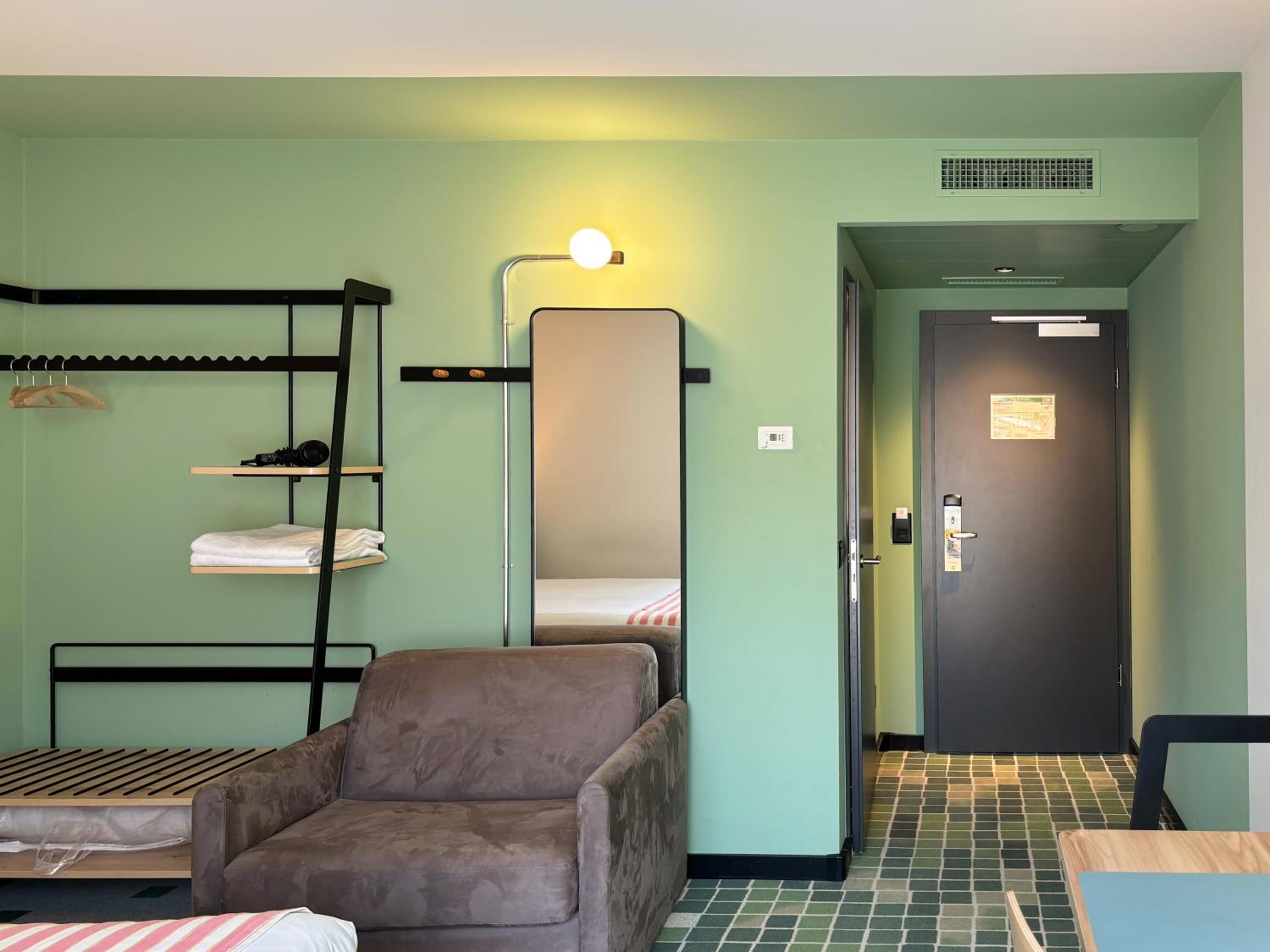 Deluxe Queen Room